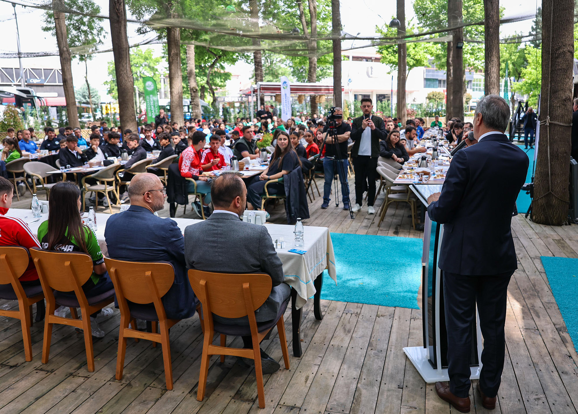 “Şehrimizin ve ülkemizin geleceği gençlerin başarılarından gurur duyuyoruz”