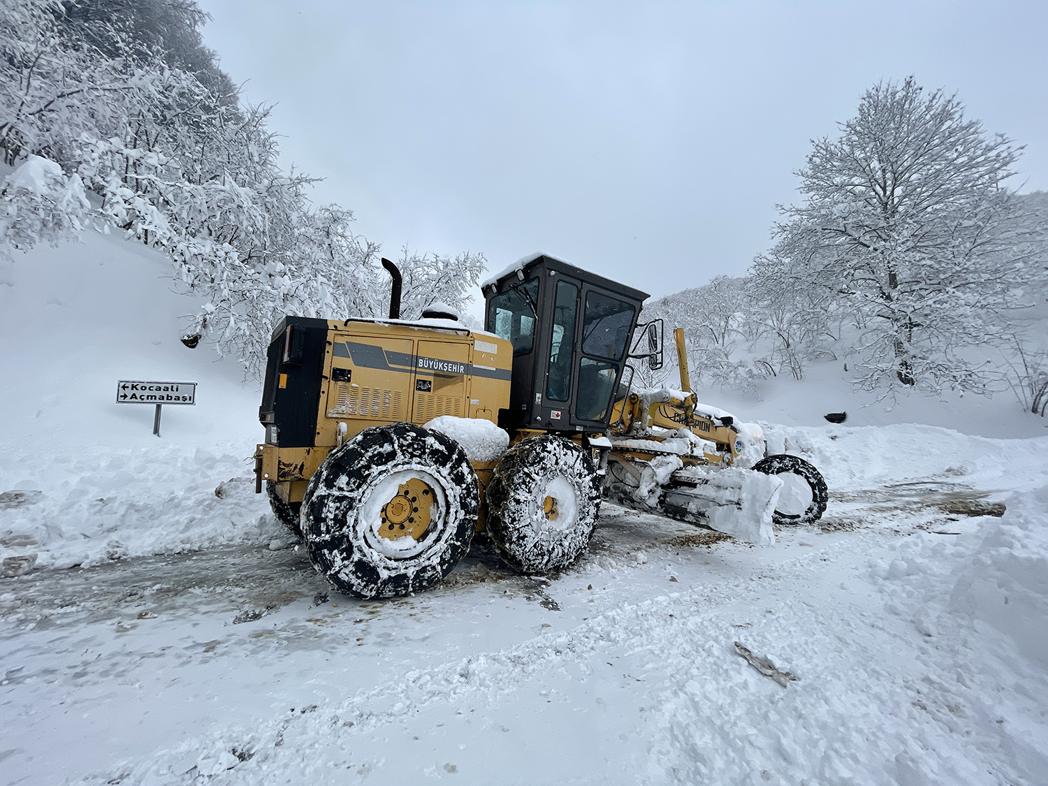 Saat 13.30 itibariyle 19 mahalle yolu ulaşıma açıldı