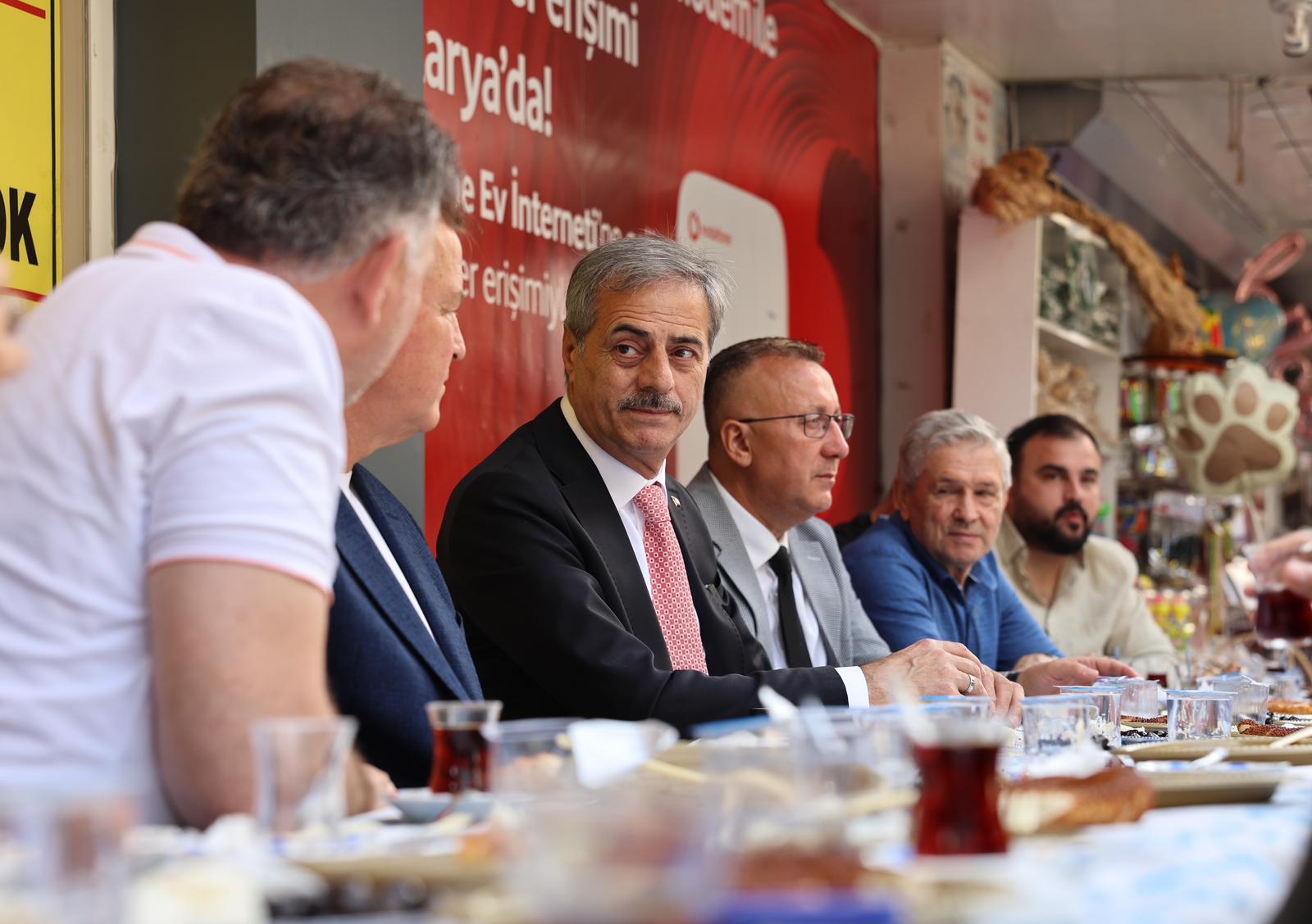 “Şehrimizin hafızası olan esnaflarımızla bir ve beraber olmaya devam edeceğiz”