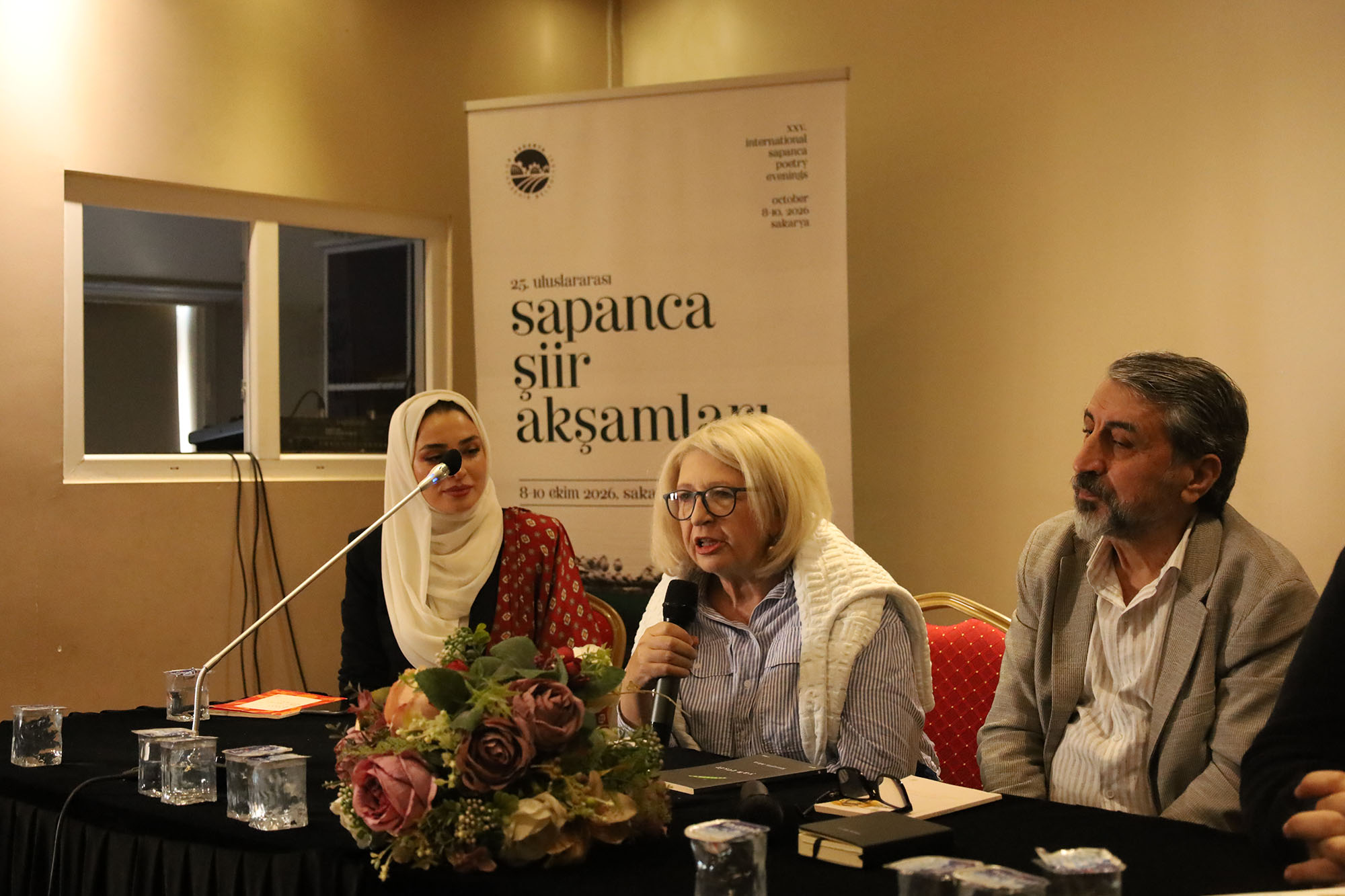 Şairler öğrencilerle en özel dizeleri paylaştı 