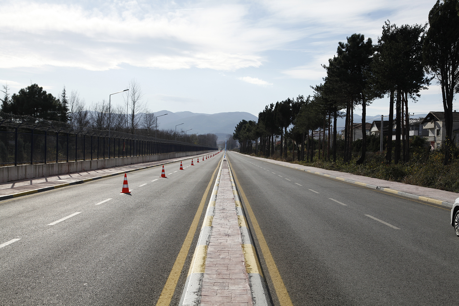 “Arifiye’nin yeni duble yolu ve gasilhane hayırlı olsun”