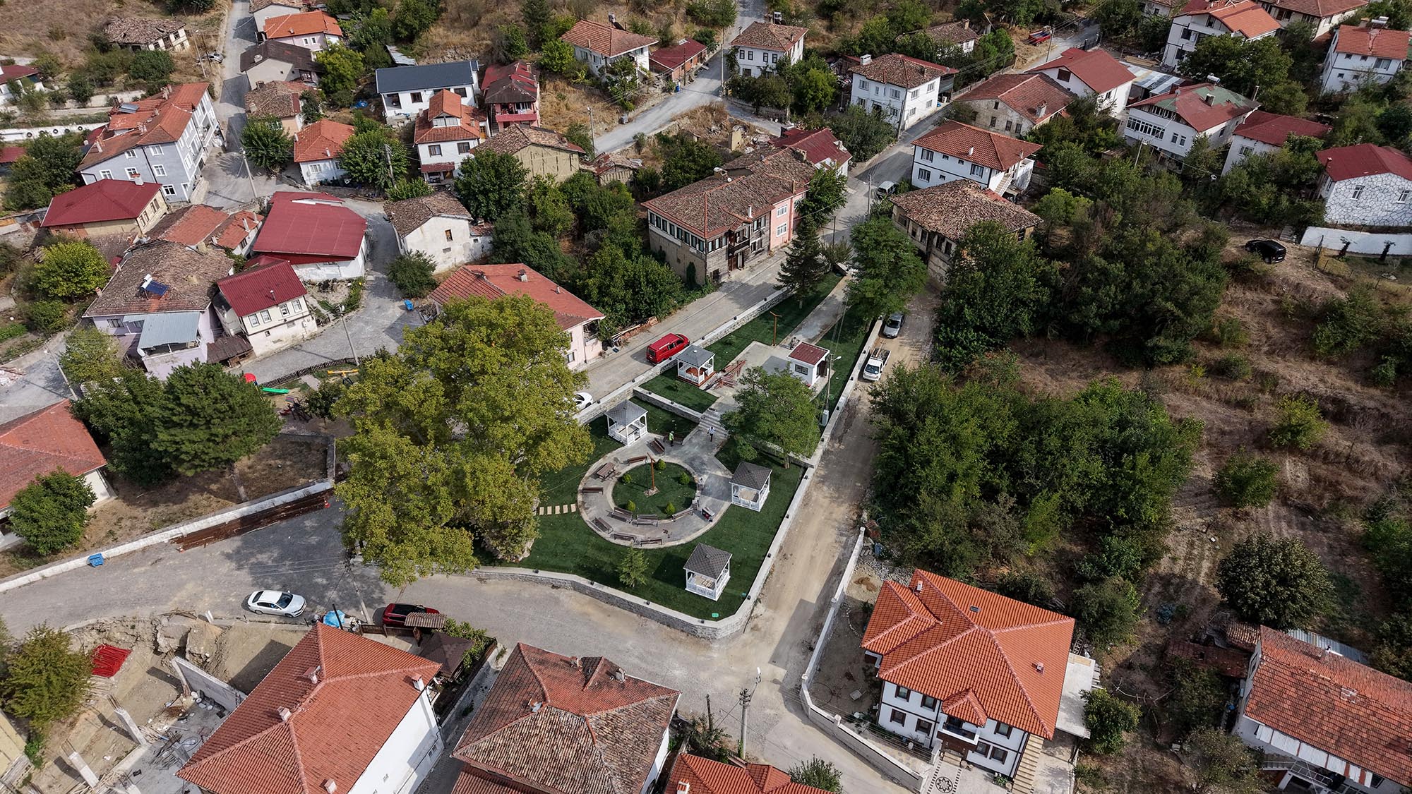 Şehrin turizm rotası Taraklı’ya 4 ayrı projeyle yepyeni bir yüz: Yeni yaşam alanları hızla tamamlanıyor