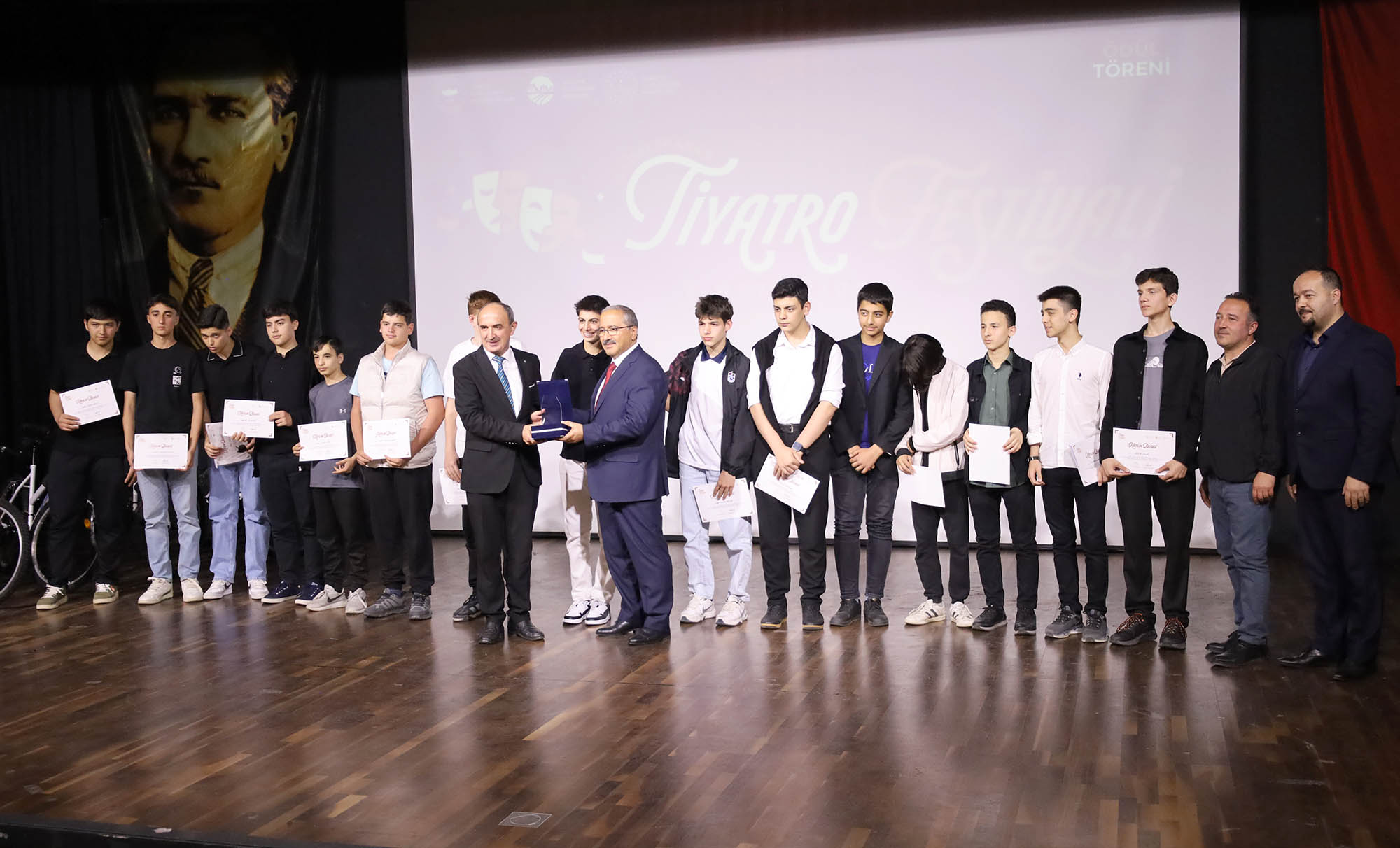 Genç tiyatrocuların sahne aldığı festivalde kazananlar belli oldu