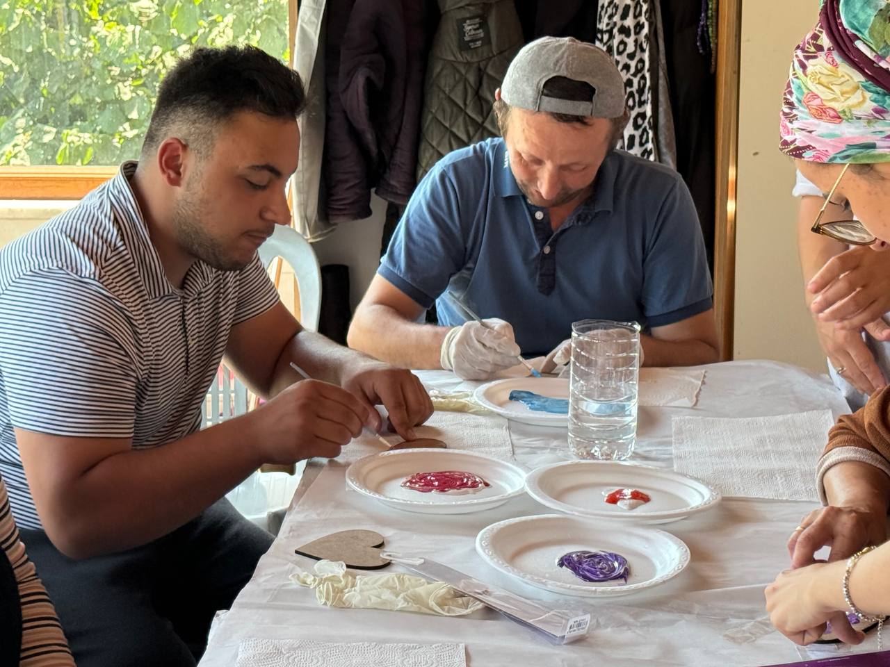 Gezici Umut Atölyesi özel bireylerle Karasu ve Söğütlü’de buluştu