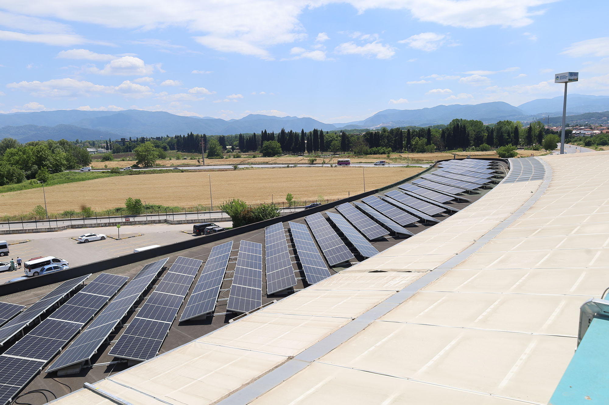 Sakarya’nın ilk çatı GES projesinde tam kapasiteyle enerji üretimi başladı