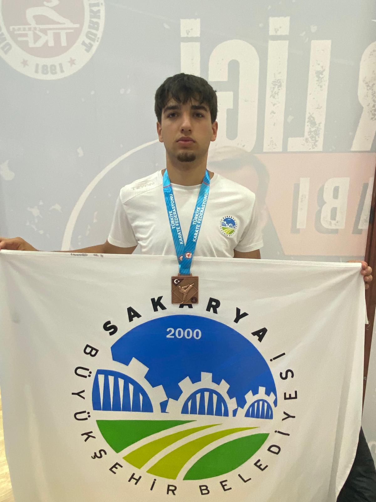 Büyükşehir sporcuları başarılarıyla göz dolduruyor