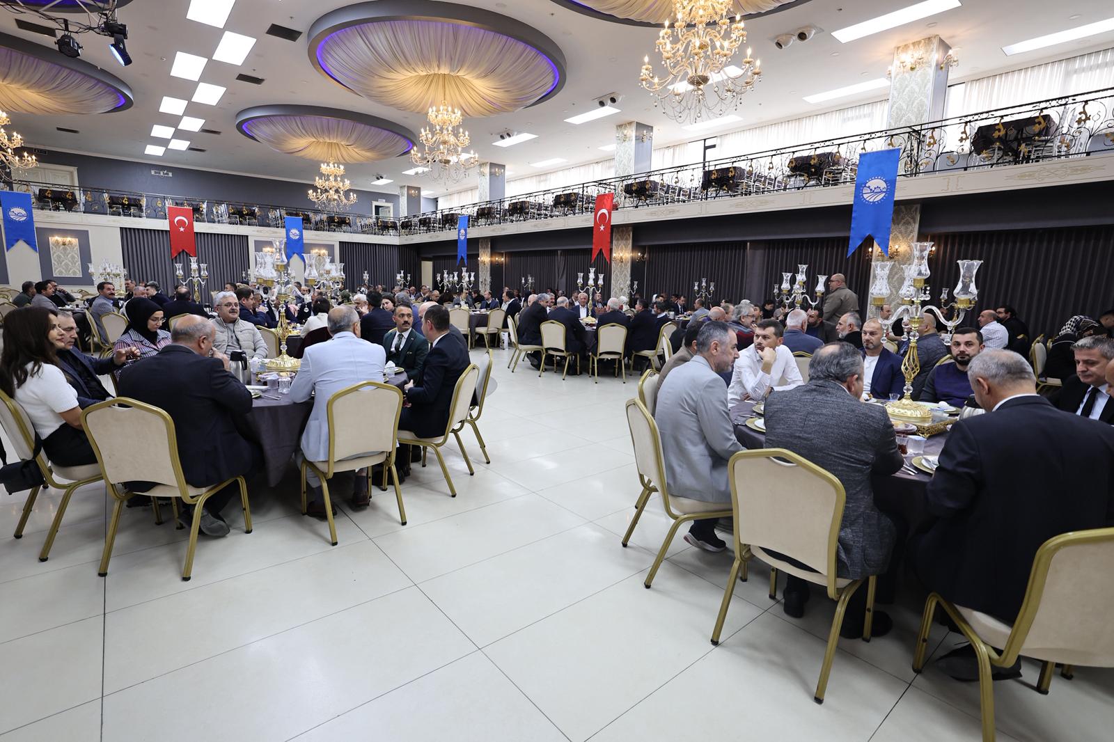 “Şehrimizde eğitime katkı sunacak projeleri bir bir hayata geçiriyoruz”