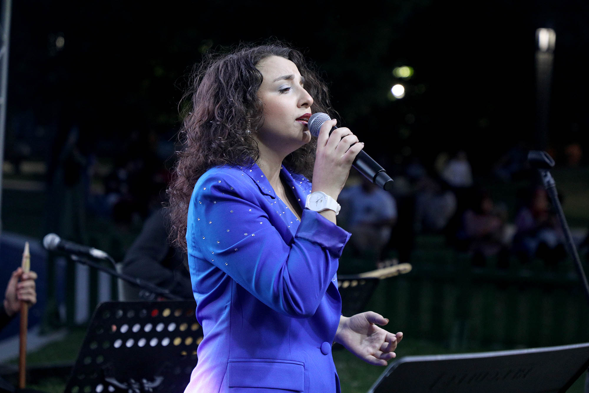 Büyükşehir’in yaz konserleri Millet Bahçesi’nde festival havasına dönüştü: Elif Kayacan’dan unutulmaz performans
