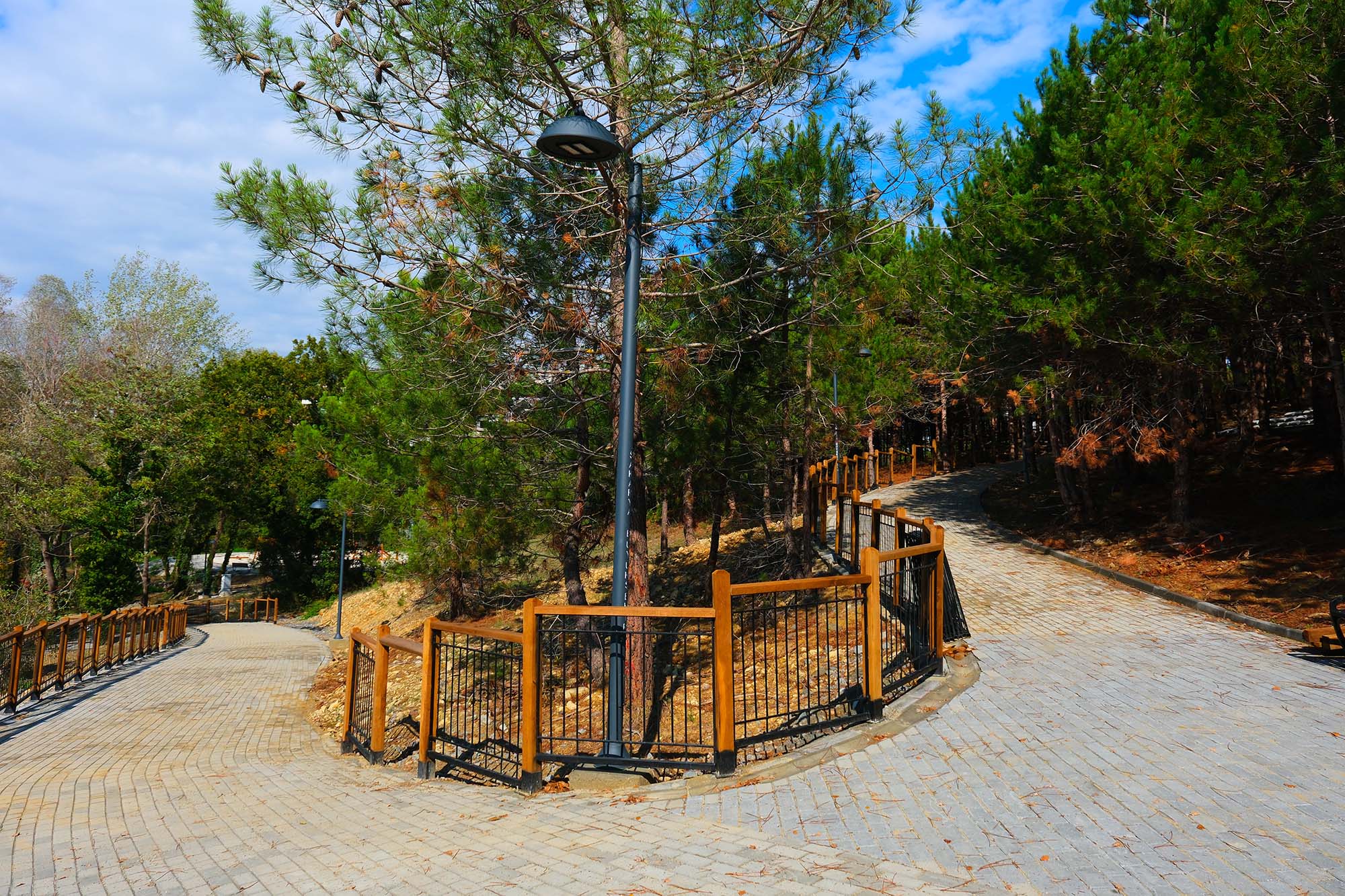 Göl kıyısında gözbebeği olan ‘huzurun’ koridoru uzuyor: Seyir ve fotoğraf noktaları, bisiklet parkı ve oyun parkuru…