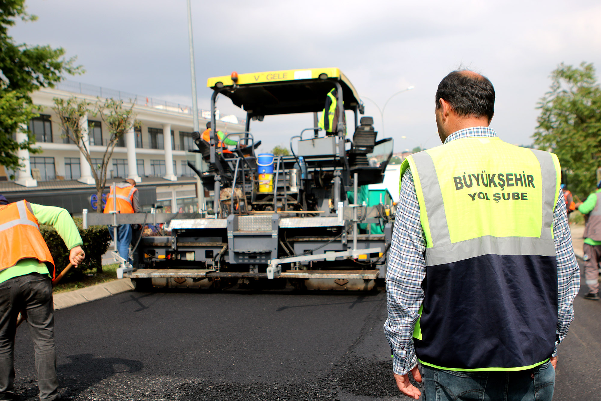 Büyükşehir şehrin girişinde yenileme işlemlerini başlattı