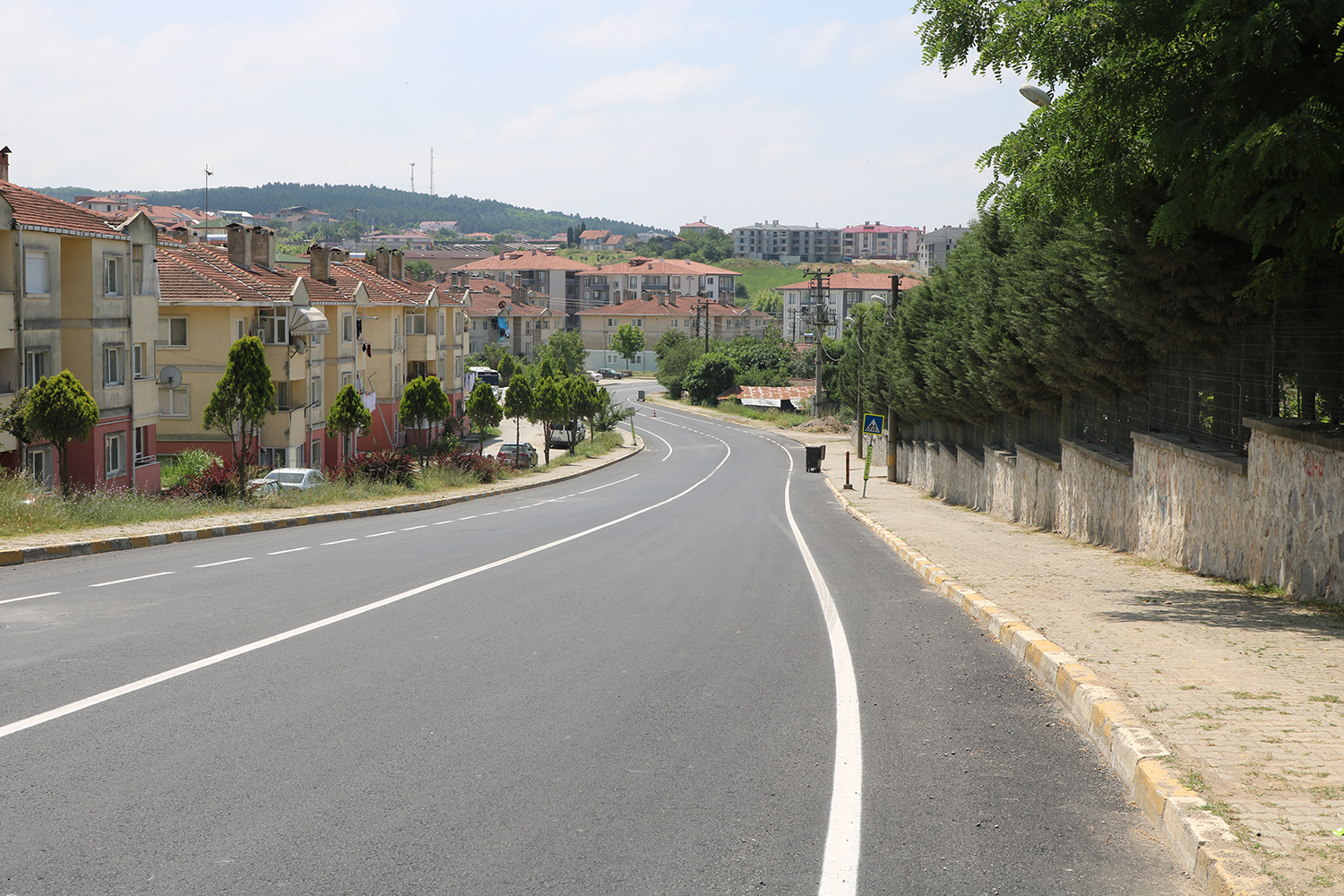 Büyükşehir Ferizli’de yolları yeniledi