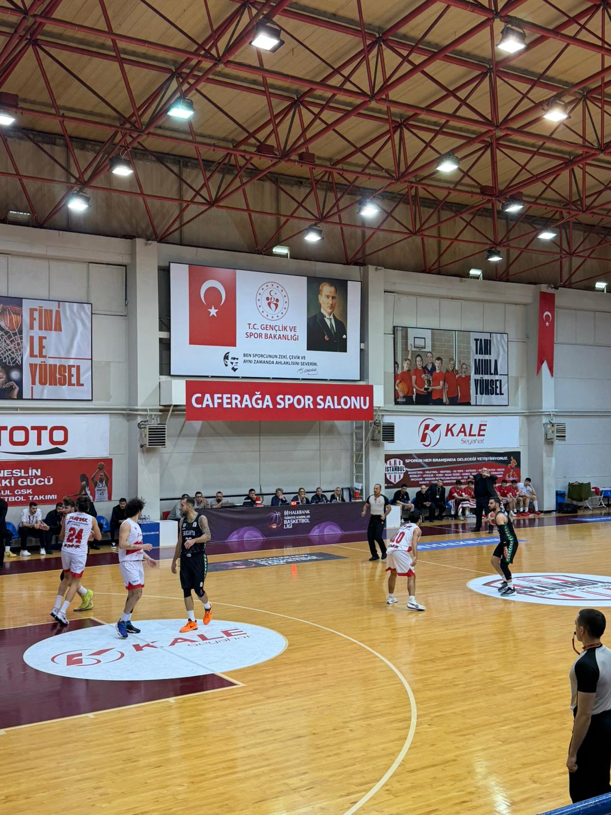 Namağlup Büyükşehir durmuyor: 10’uncu zaferlerini İstanbul’da aldılar