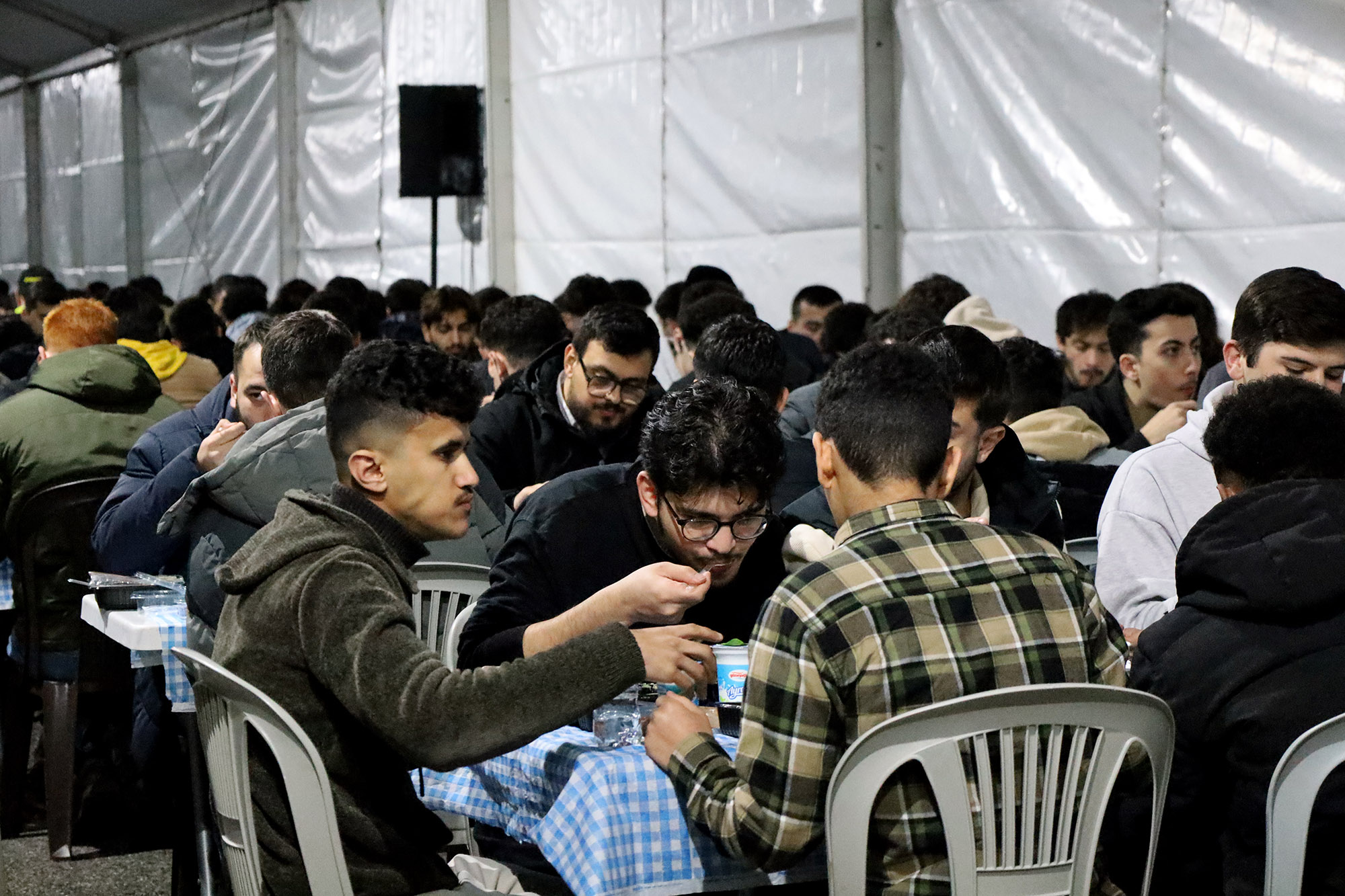 Büyükşehir’den bir Ramazan geleneği: Farklı renklerden binler yine aynı sofrada