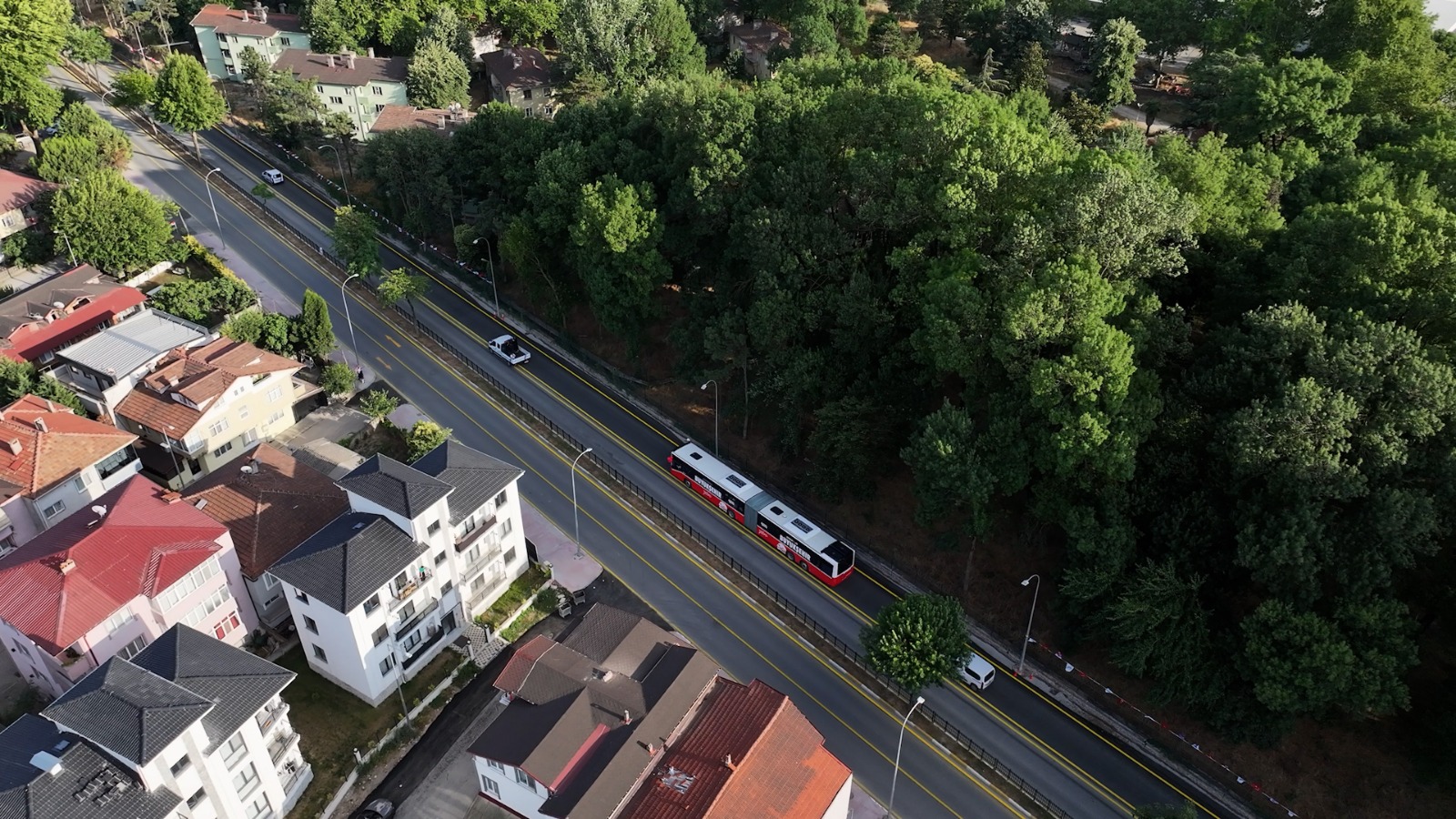 Metrobüsler seferlerine başladı: Büyükşehir detayları açıkladı
