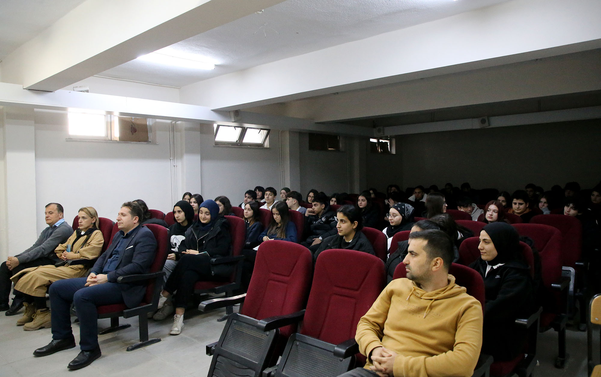 Sakaryalı yazar Oğuzhan Öztürk’ten gençlere tavsiyeler