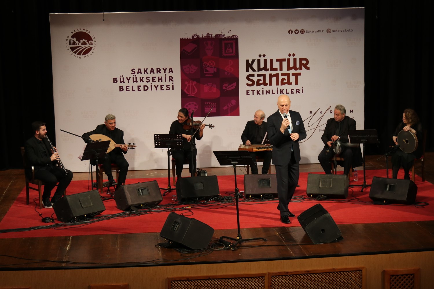 ‘Dilden Gönüle’ dinletisi kulakların pasını sildi