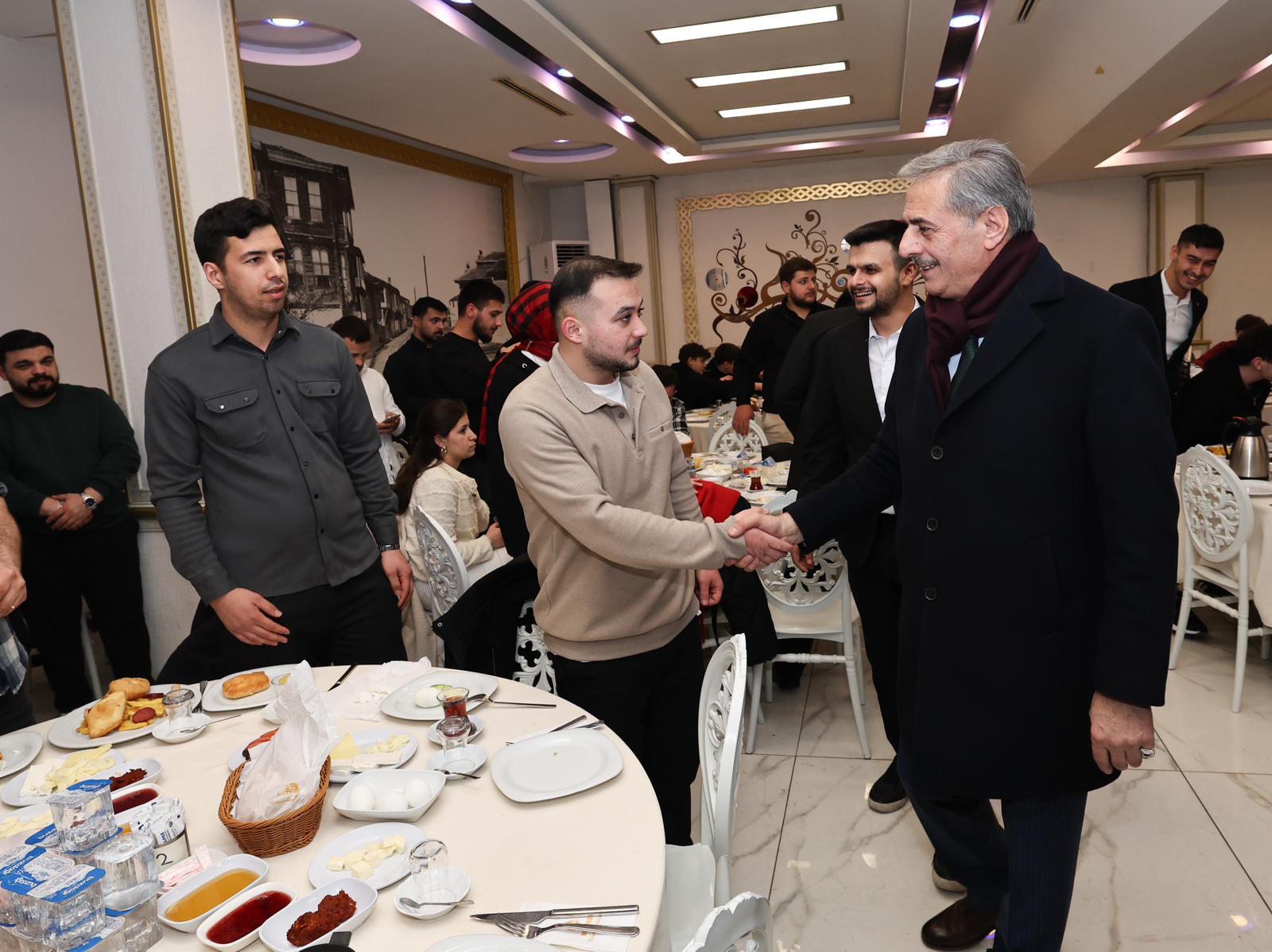 Başkan Yusuf Alemdar gençlere buluştu: “Gayemiz her alanda daha güçlü bir Sakarya’nın inşasıdır”