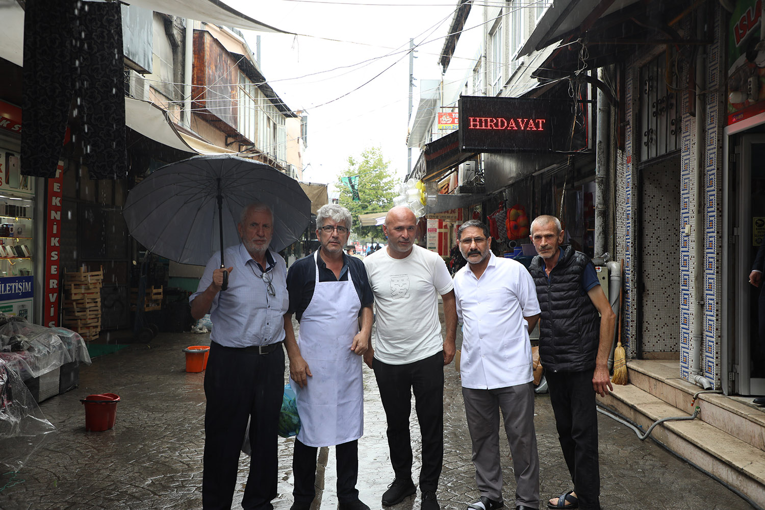 Sağlam altyapıyla buluşan Katlı Pazar esnafından Başkan Yüce’ye teşekkür