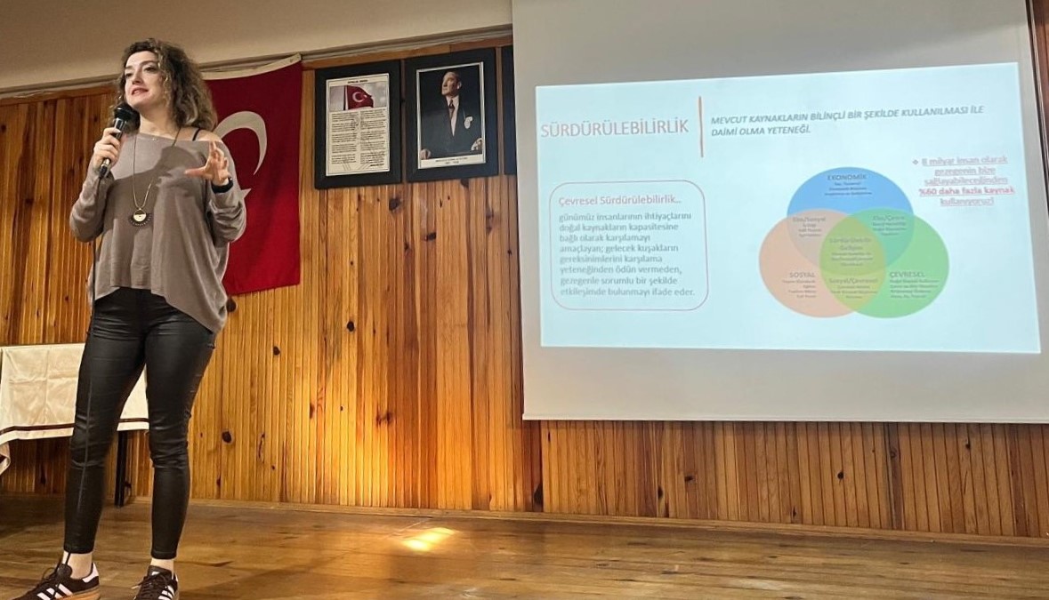 Büyükşehir’den bin 400 lise öğrencisine “İklim Değişikliği ve Sıfır Atık” eğitimi