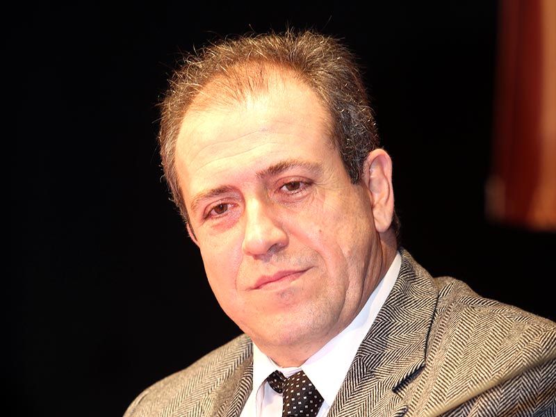 Güldürürken Düşündüren Usta: Zihni Göktay