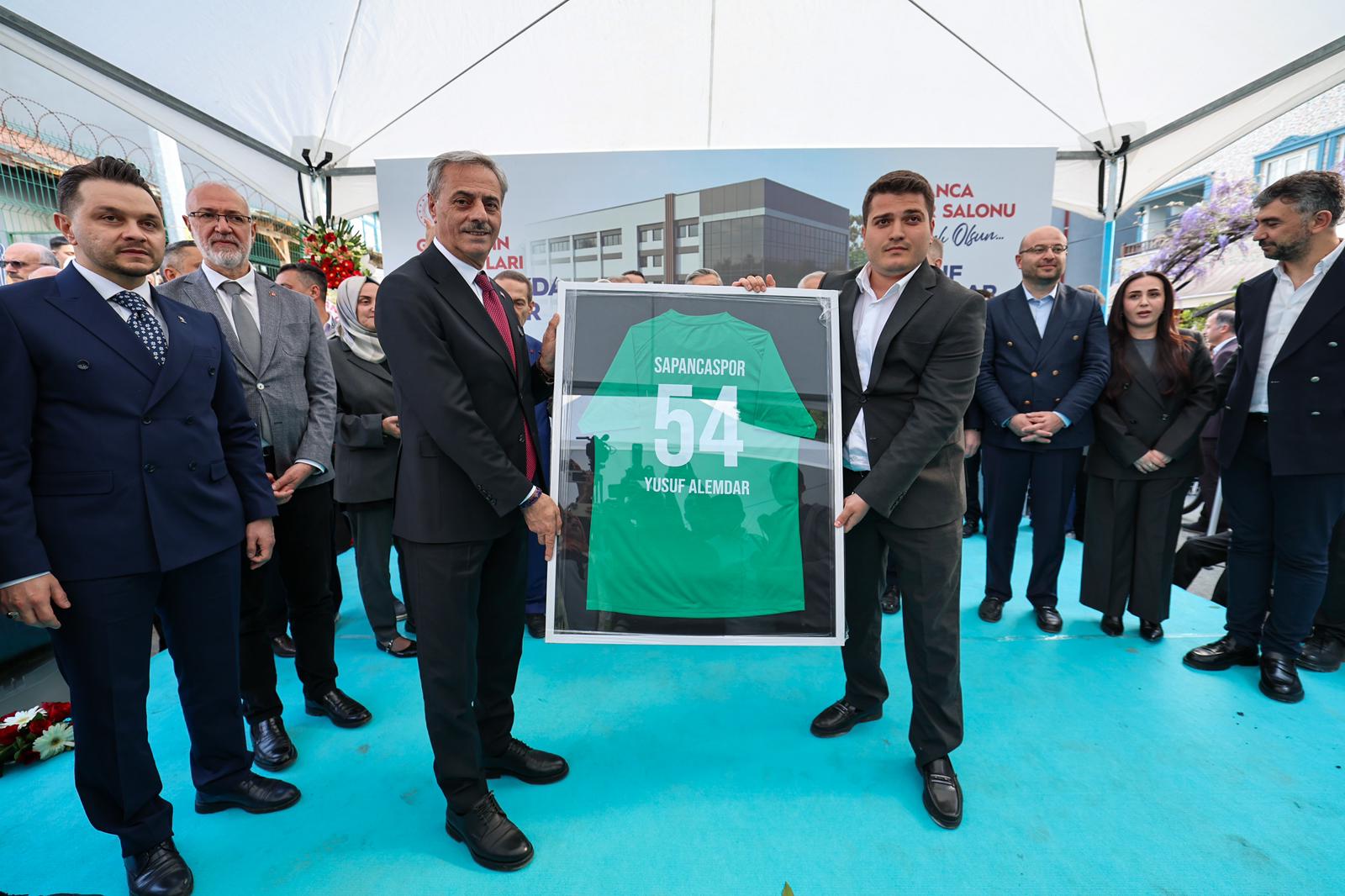 Binlerce gencin gözbebeği olacak: Sapanca Spor Salonu’nun temeli atıldı