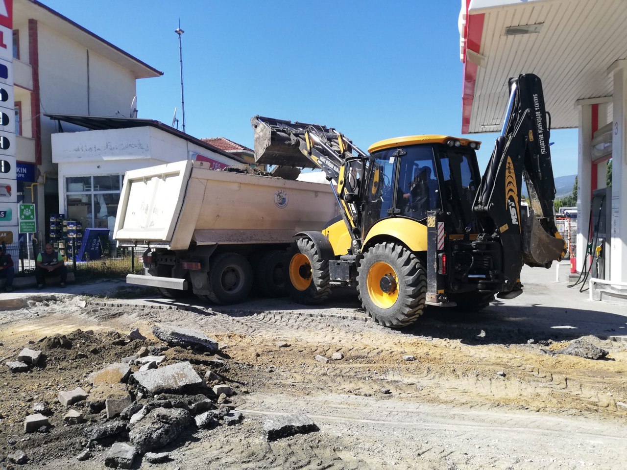 Geyve Konyalı Ali Bey Caddesi’nde işlemler başladı