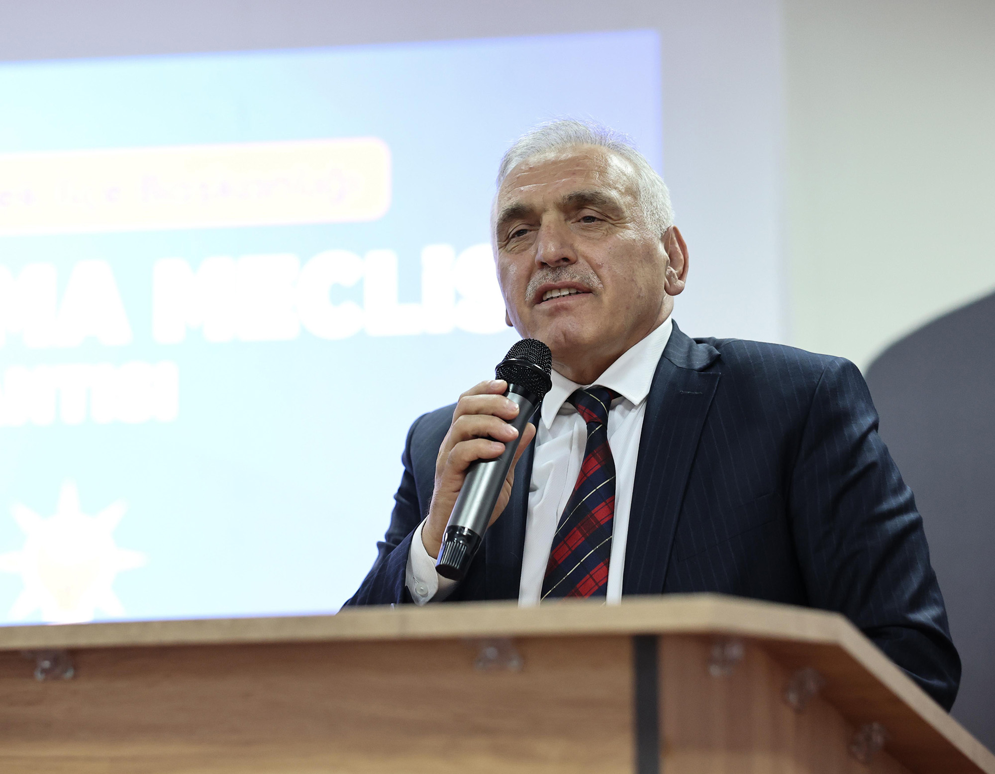 Karapürçek’te yatırım ve hizmet seferberliğimiz devam edecek: SGM, Millet Bahçesi, Futbol Sahası ve Ön Çökeltim Sistemi…