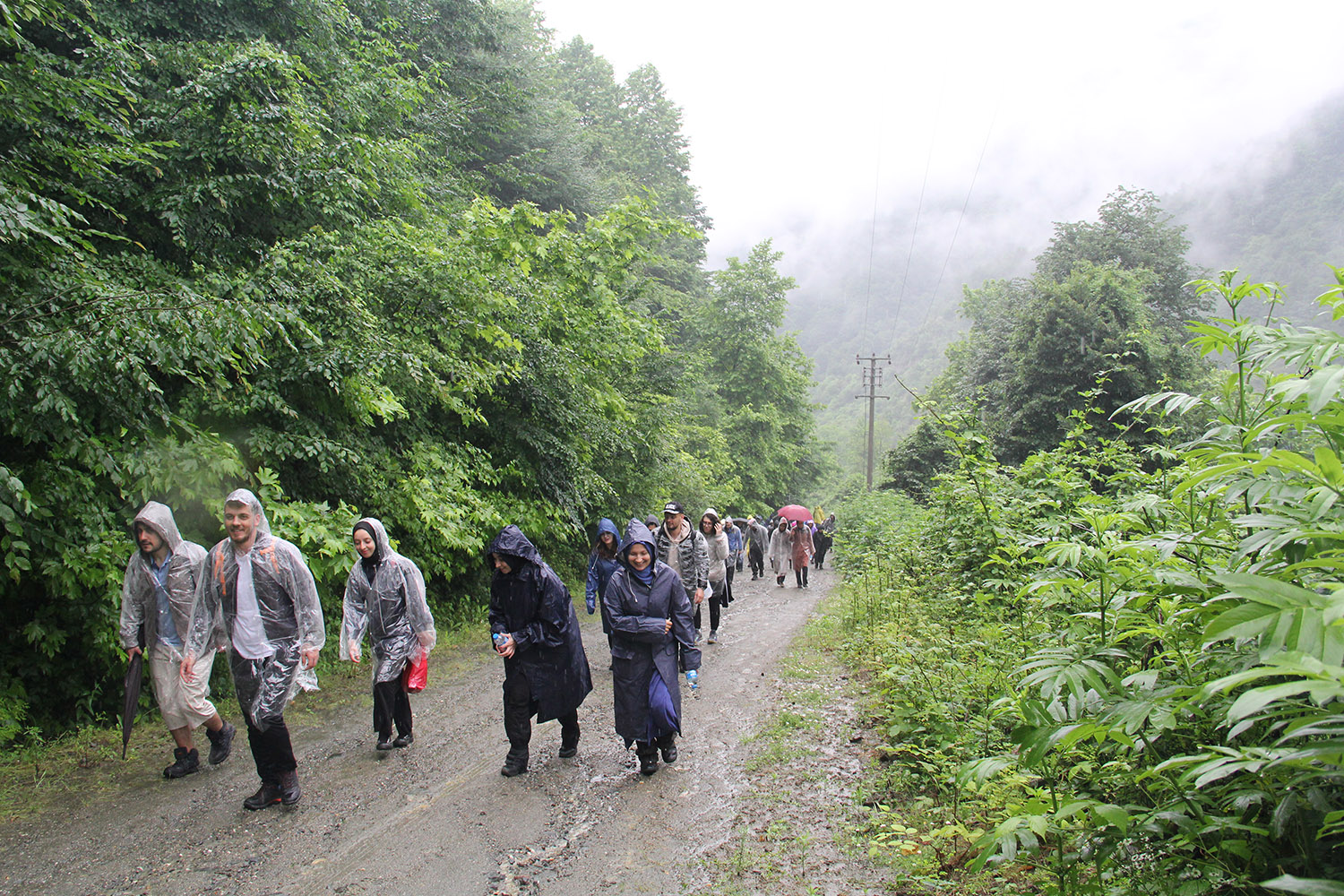 Doğa tutkunlarının bu haftaki adresi Doğançay Şelalesi oldu