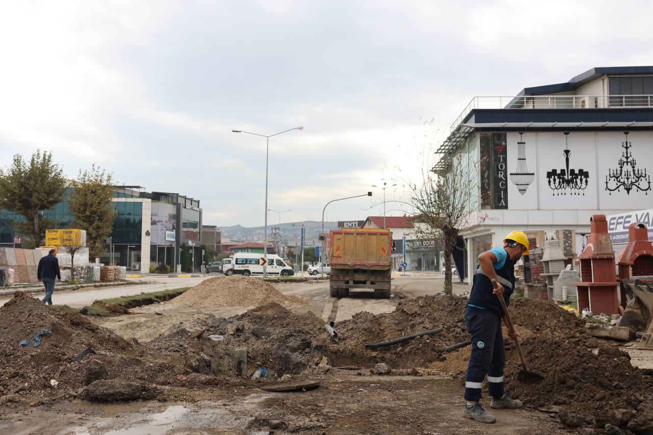 Kirişhane ve Cumhuriyet Caddelerinde altyapının ardından asfalt hazırlığı başladı