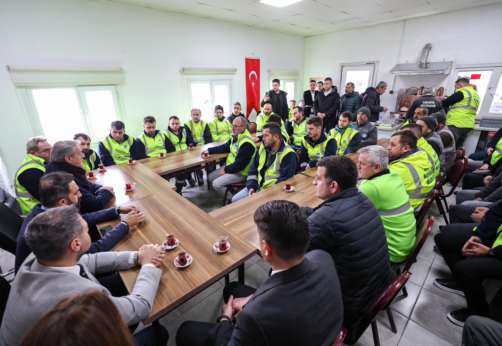 “Özverili çalışmalarınızla şehrin her noktasına ulaşıyoruz”