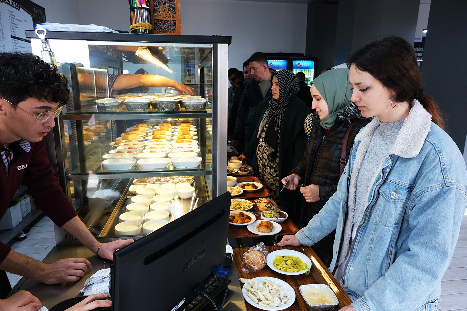 Kampüs Öğrenci Lokantası yoğun ilgi görüyor