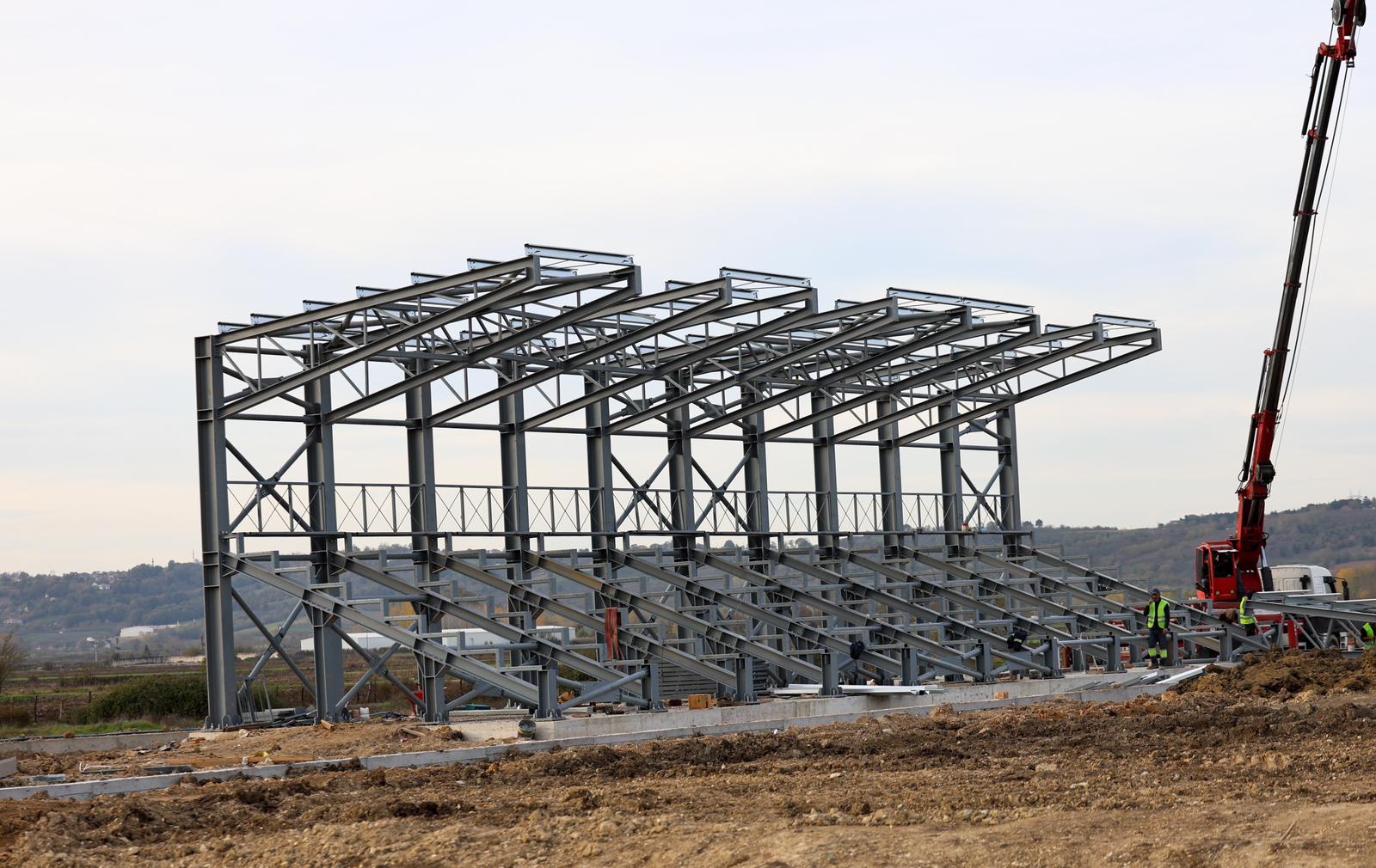 “Sakarya’nın her köşesinde gençlerimiz için spor tesisleri kazandırıyoruz”