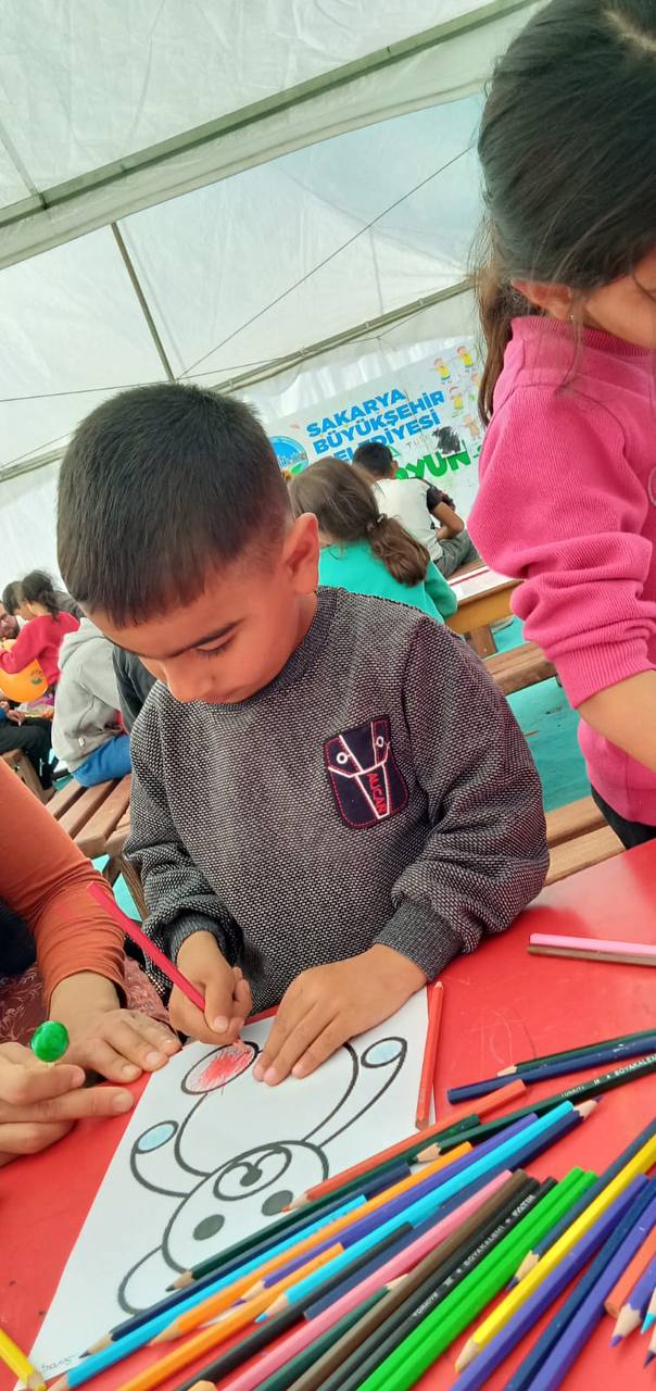 Büyükşehir Diyarbakır’da deprem çocuklarının sevinci oldu