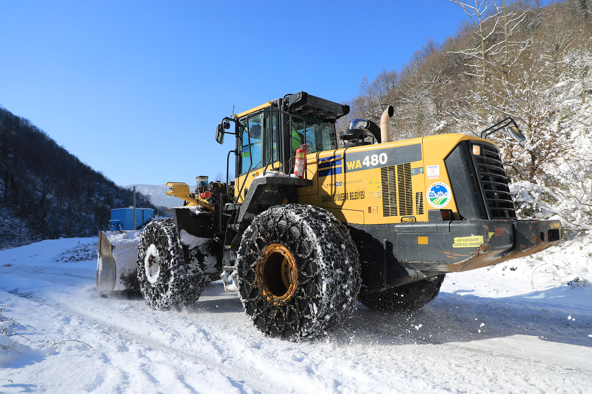 Büyükşehir kapanan 67 mahalle yolunu ulaşıma açtı