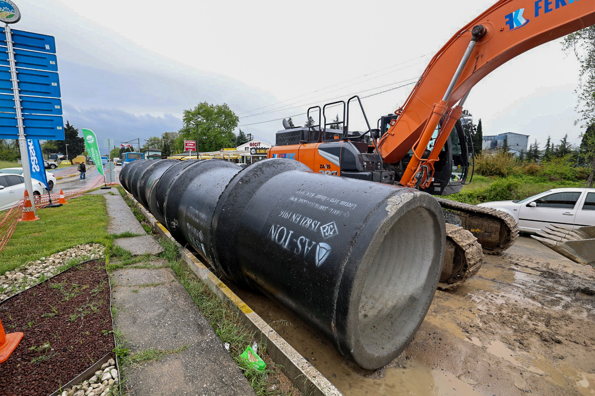Arifiye’nin 12 kilometrelik dev altyapı projesi kısa sürede yüzde 50 seviyesine geldi
