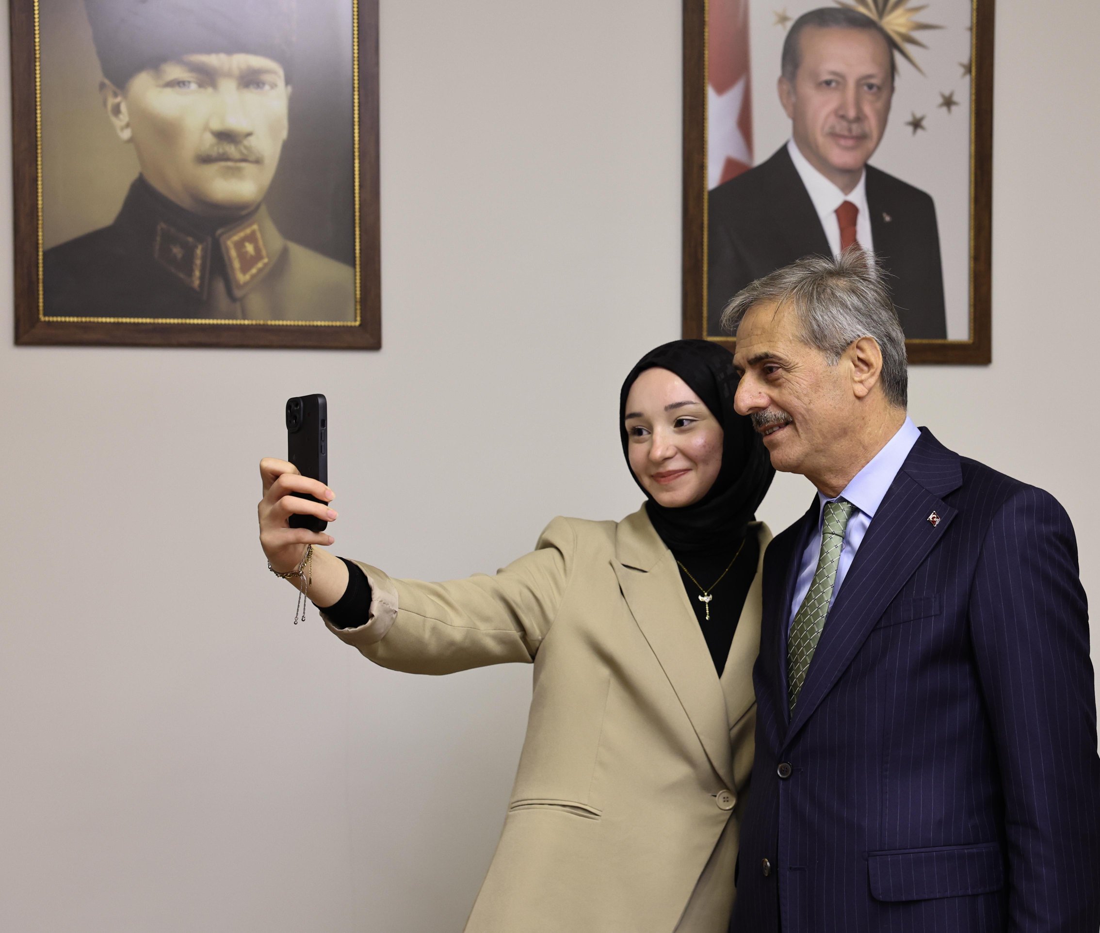 “Milletimize ve memleketimize hizmet sorumluluğu ile hareket ediyoruz”
