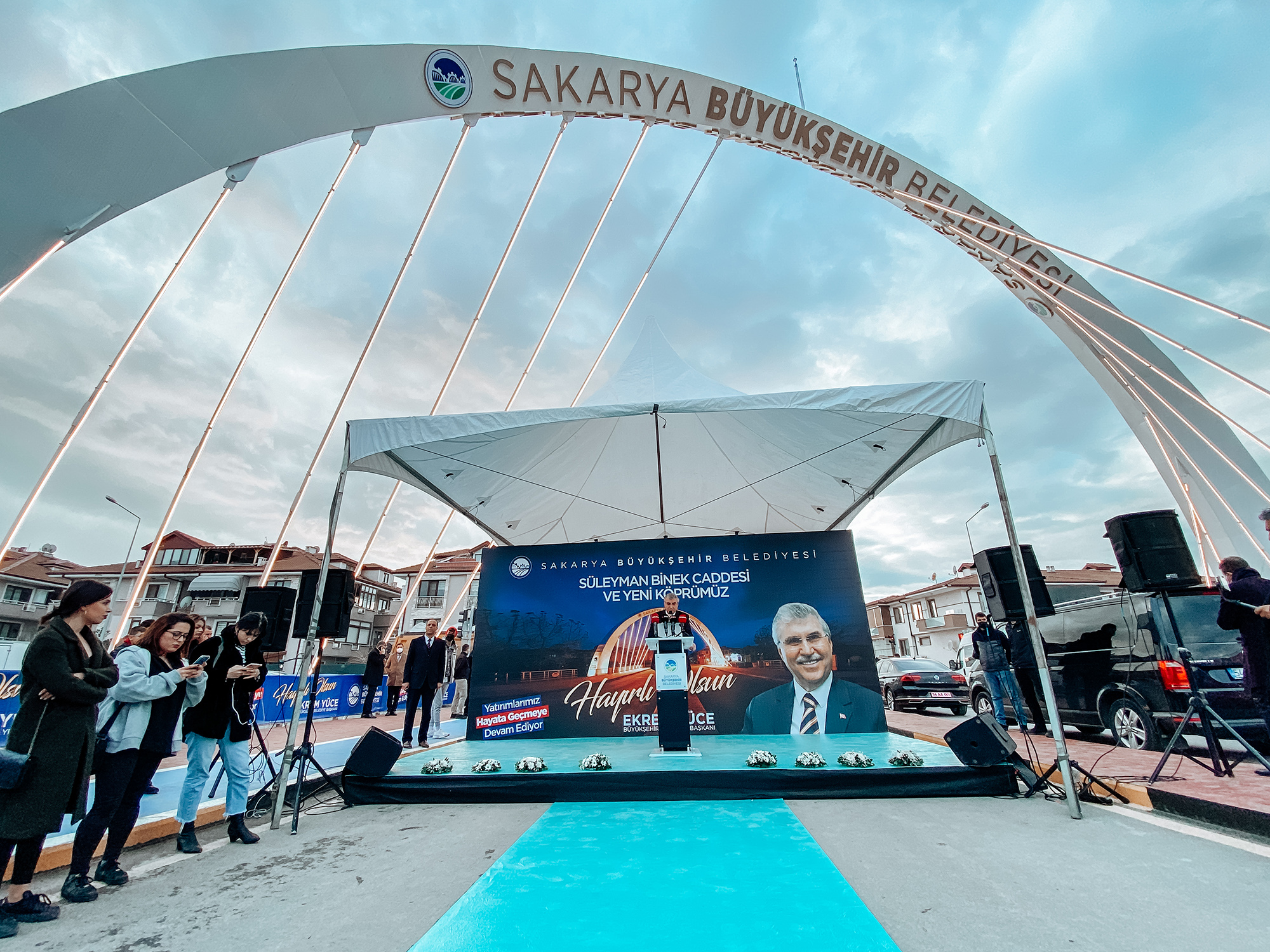 Yazlık’ı rahatlatan cadde ve köprü için görkemli açılış