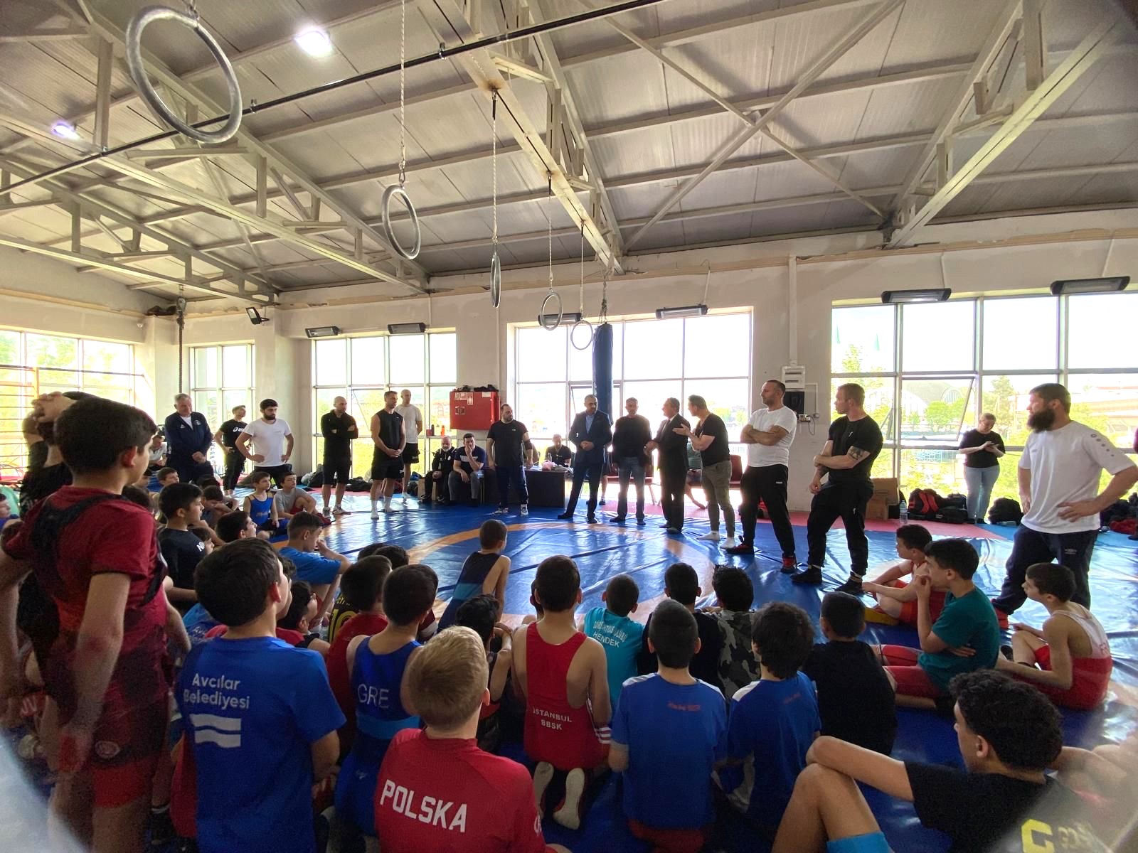 Enes Zengin şampiyonlara moral oldu: “Spor dostluk ve kardeşliktir”