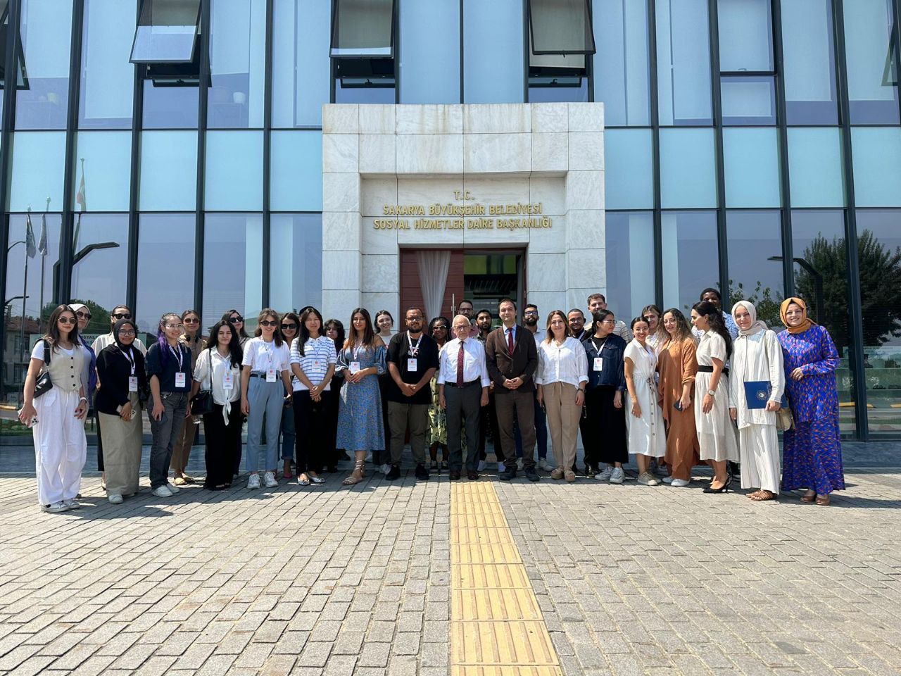 18 ülkeden 21 genç Büyükşehir’in dünyaya örnek projelerini tanıdı