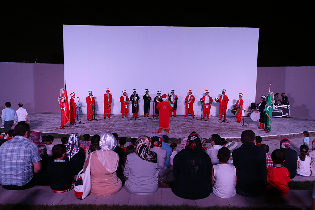 Açık Hava Sahnesinde Mehteran Gösterisi