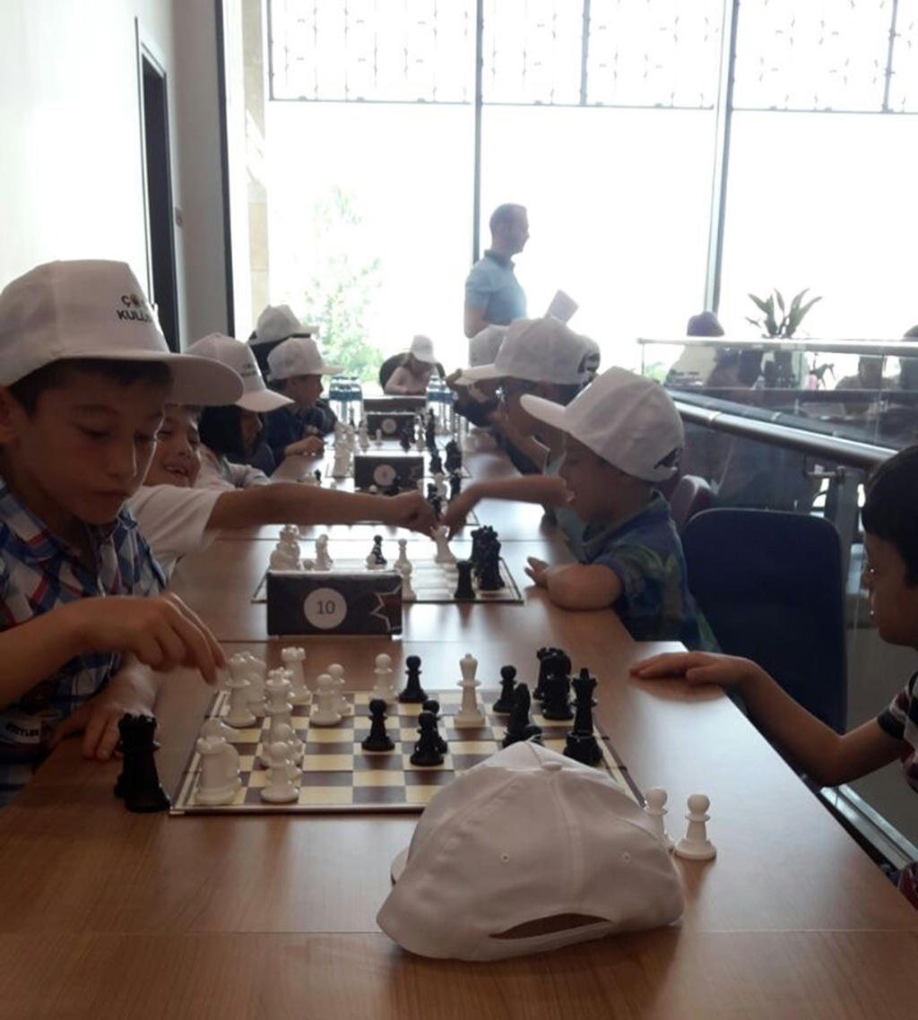 Satranç ustaları bu turnuvada yarıştı