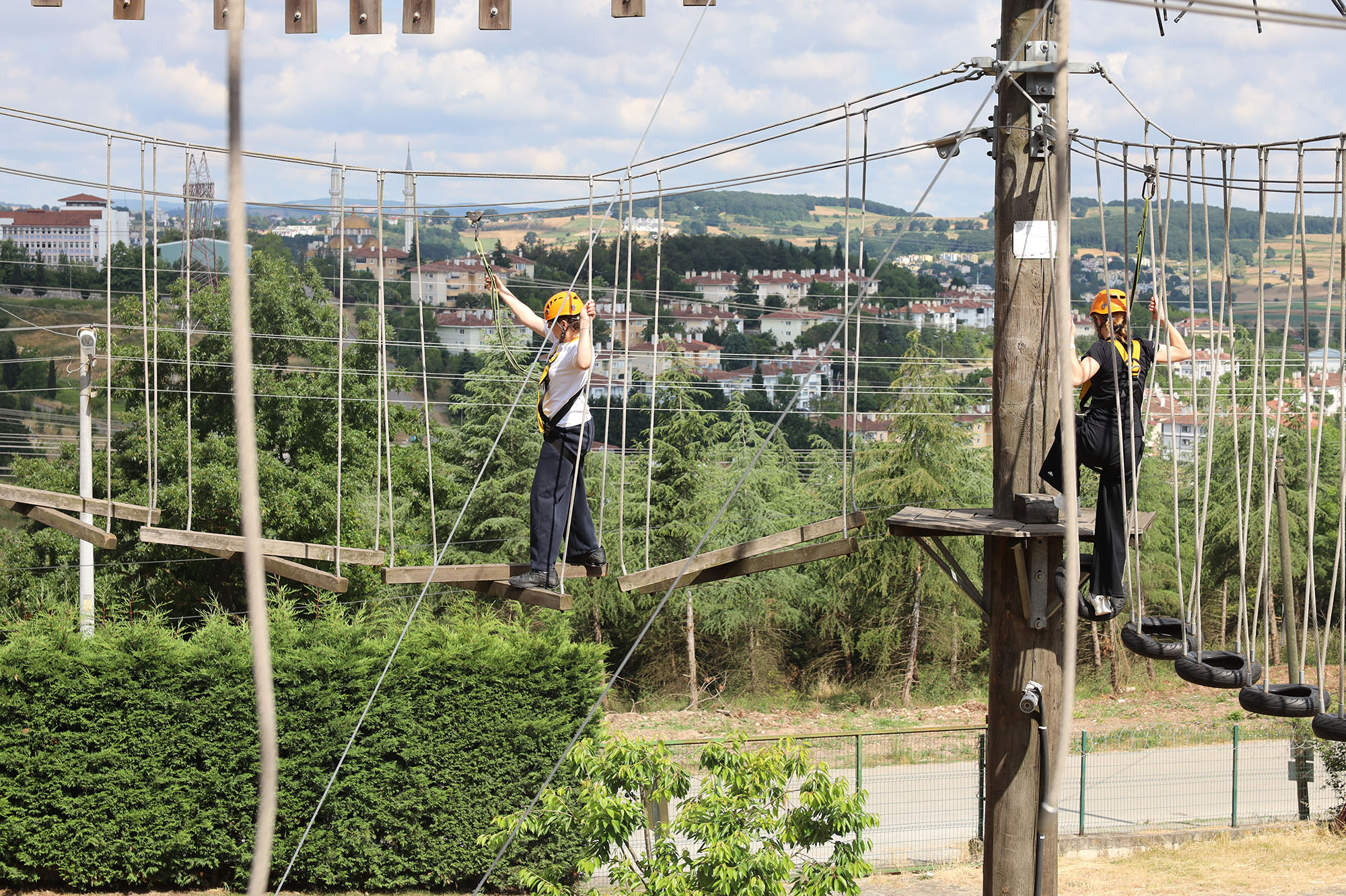 Macera Park’ta uluslararası buluşma: Erasmus öğrencileri doğayla öğrenmenin keyfini yaşadı