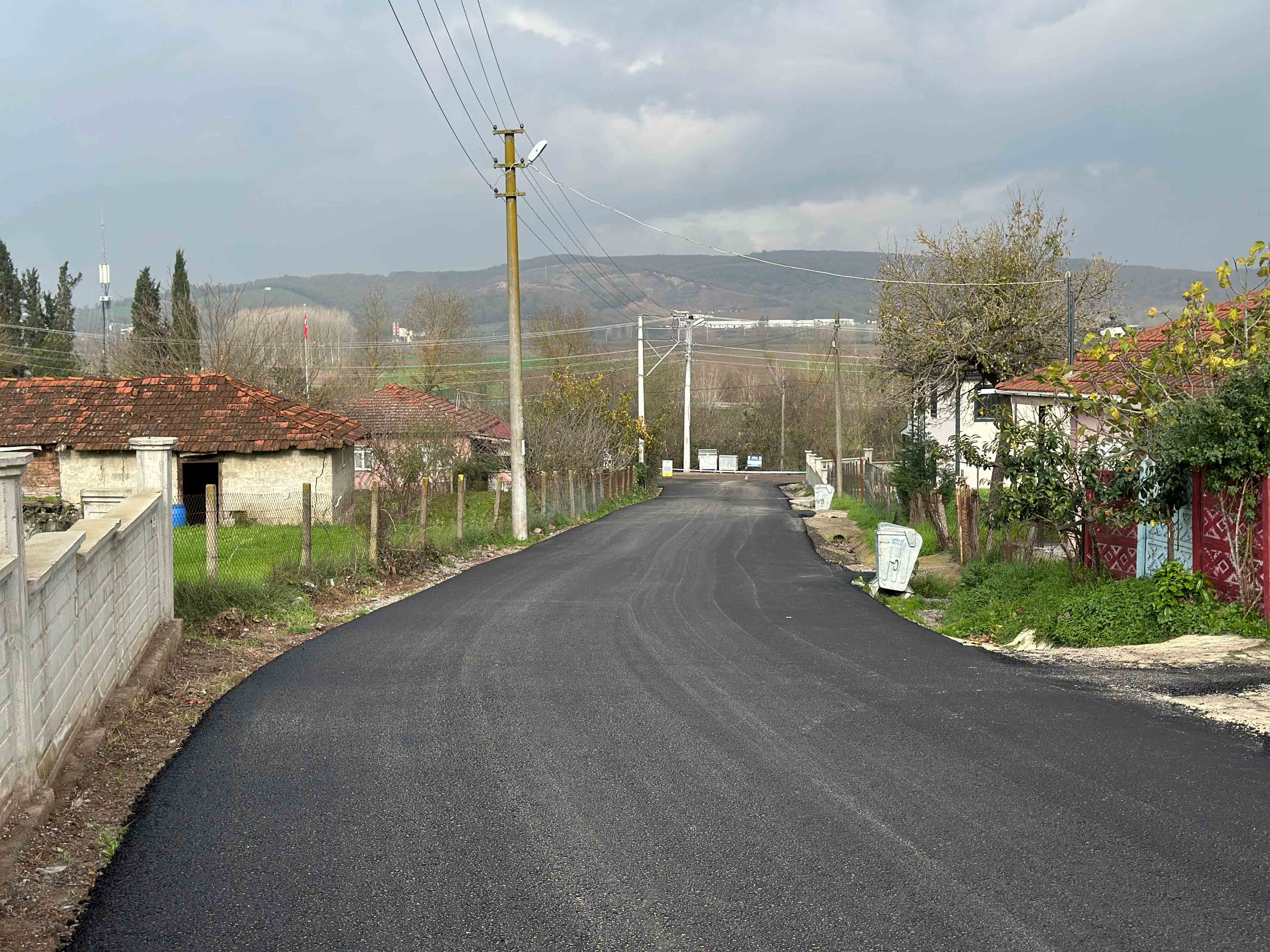 Büyükşehirle asfaltta bir bir arterleri yeniliyor: Sıra Söğütlü Rüstemler’de…