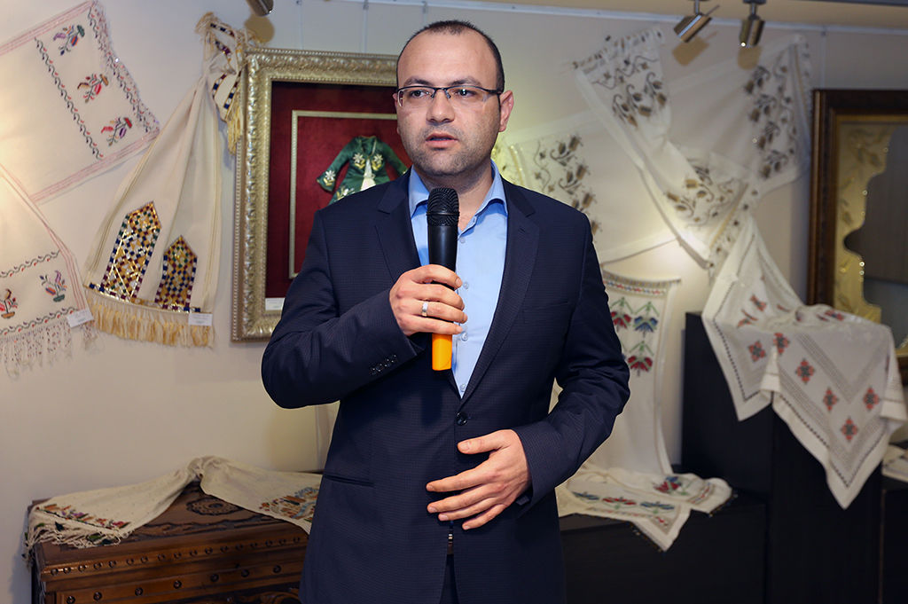 El Sanatları AKM’de Sergileniyor