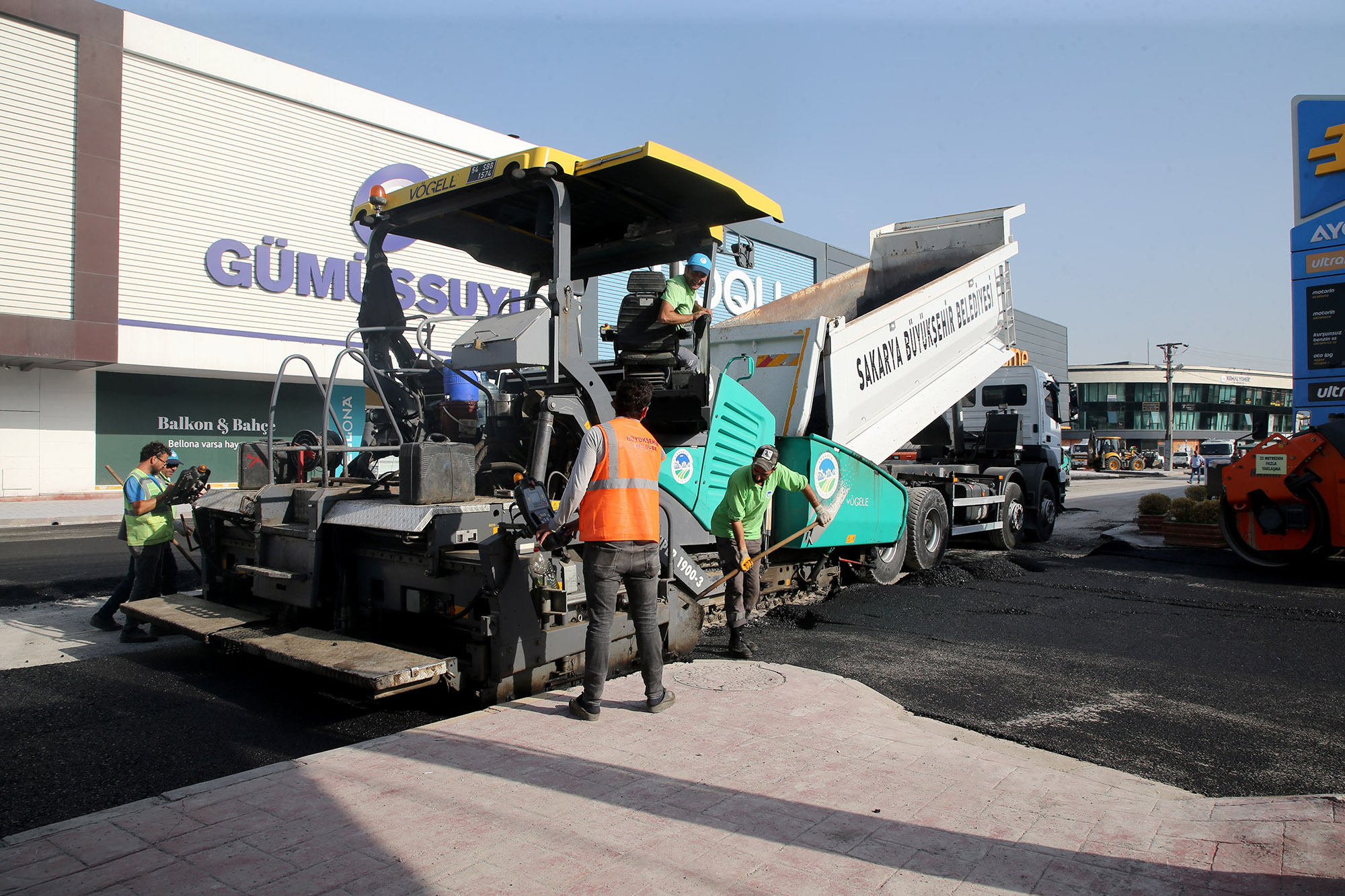 Büyükşehir Kirişhane Caddesinde üst yapı çalışmalarına başladı