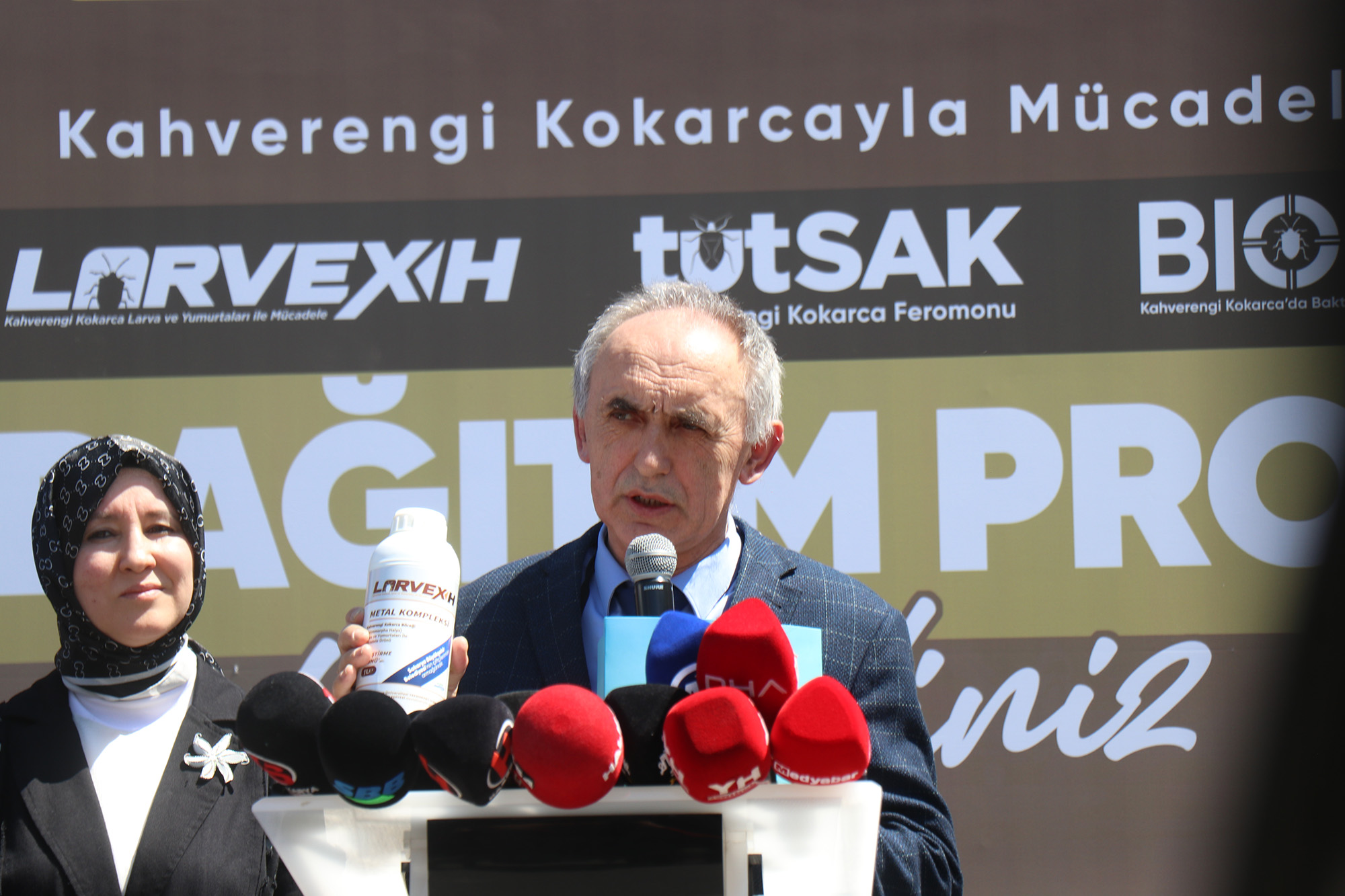 Kahverengi kokarca kabusuna karşı mucize buluş Sakarya’da Çiftçiler Günü’nde üreticiyle buluştu