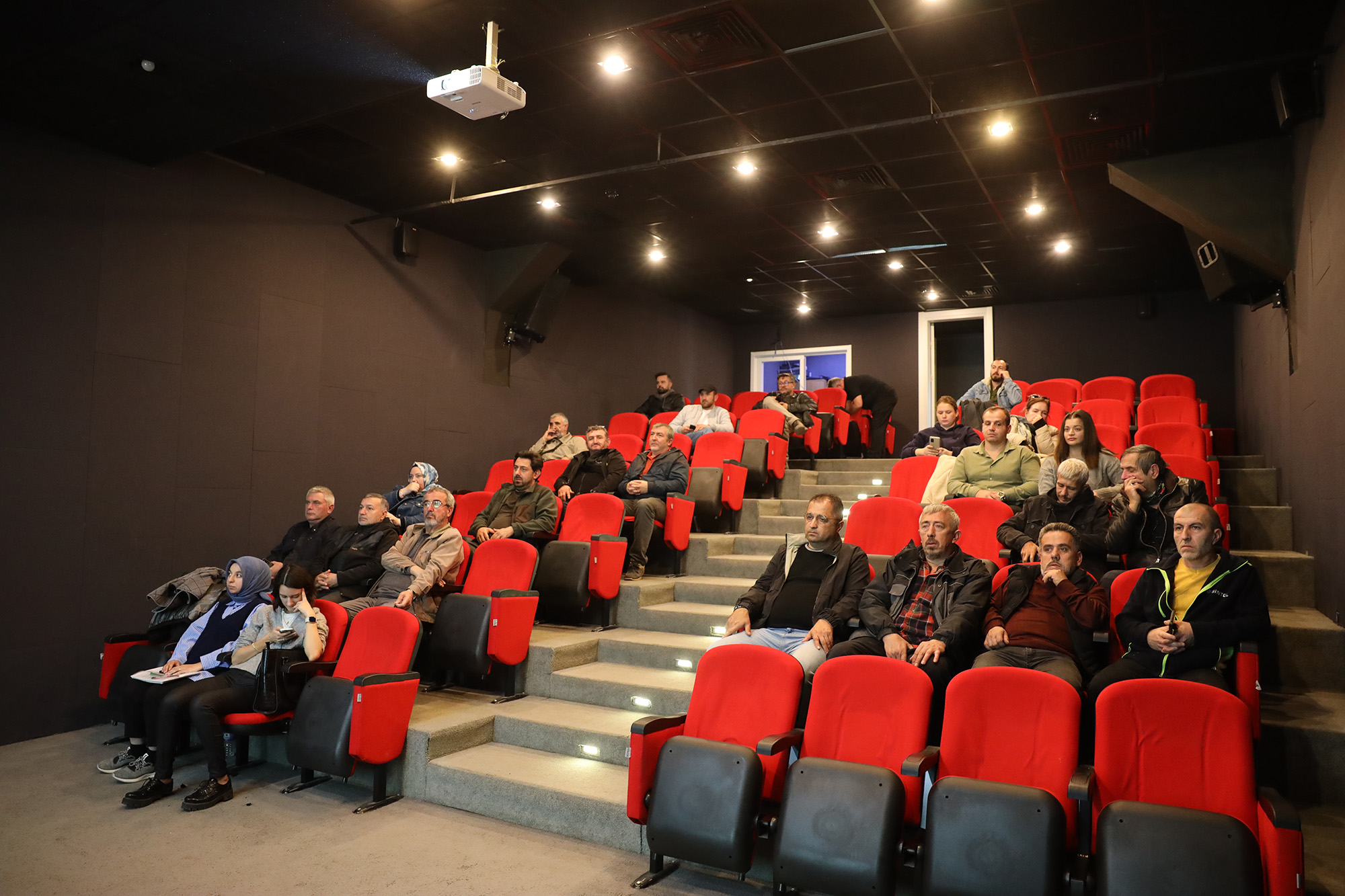 Büyükşehir’in uzmanları evcil hayvanlarla ilgili bilinmesi gerekenleri anlattı