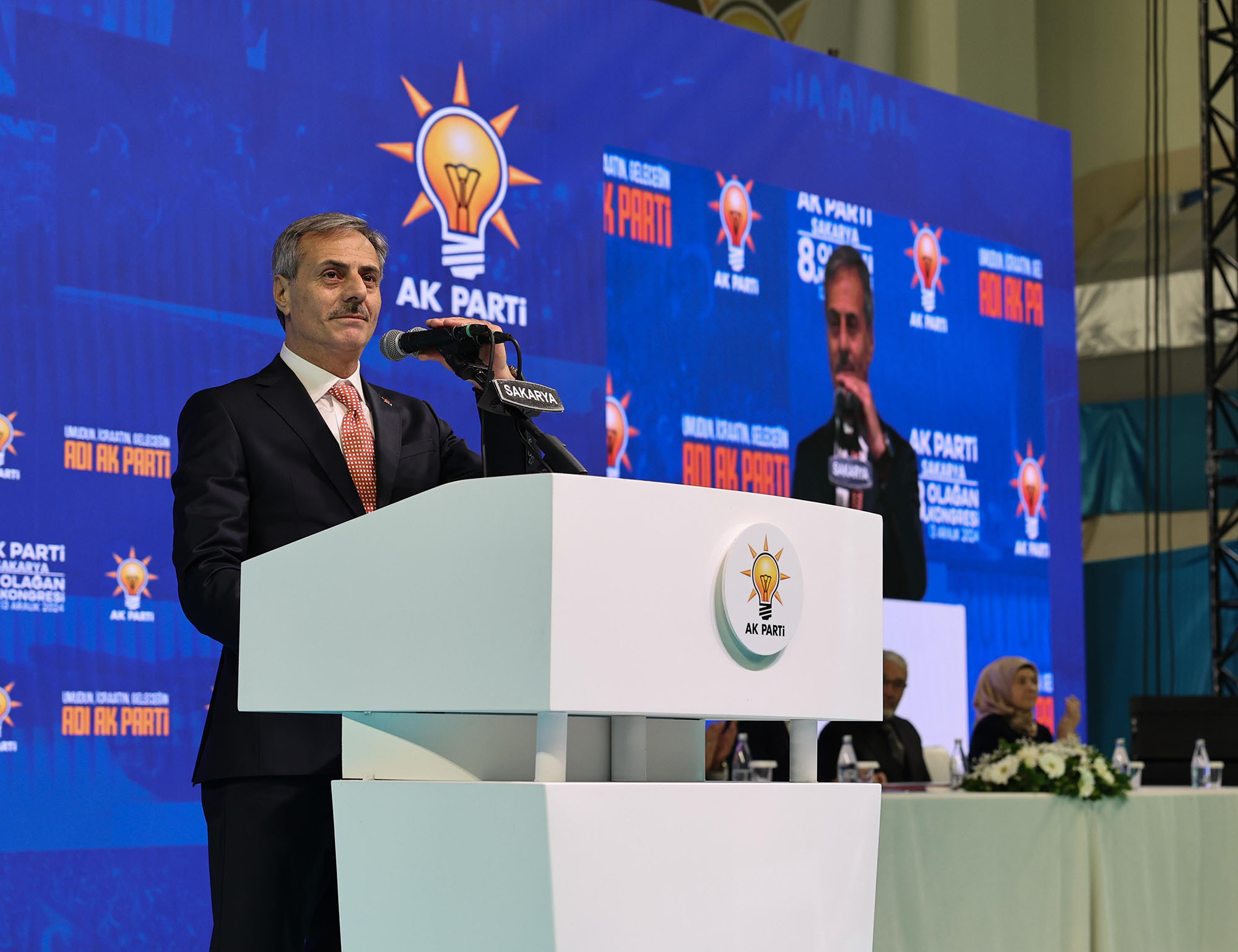 “Davamızın ve liderimizin yanında olmaya devam edeceğiz”