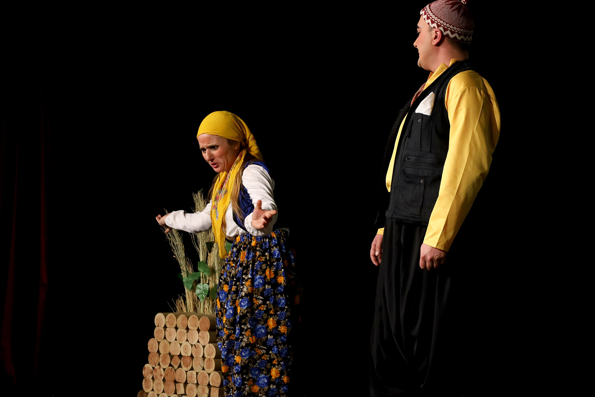 “Zoraki Takip” AKM’de kahkahalarla geçti