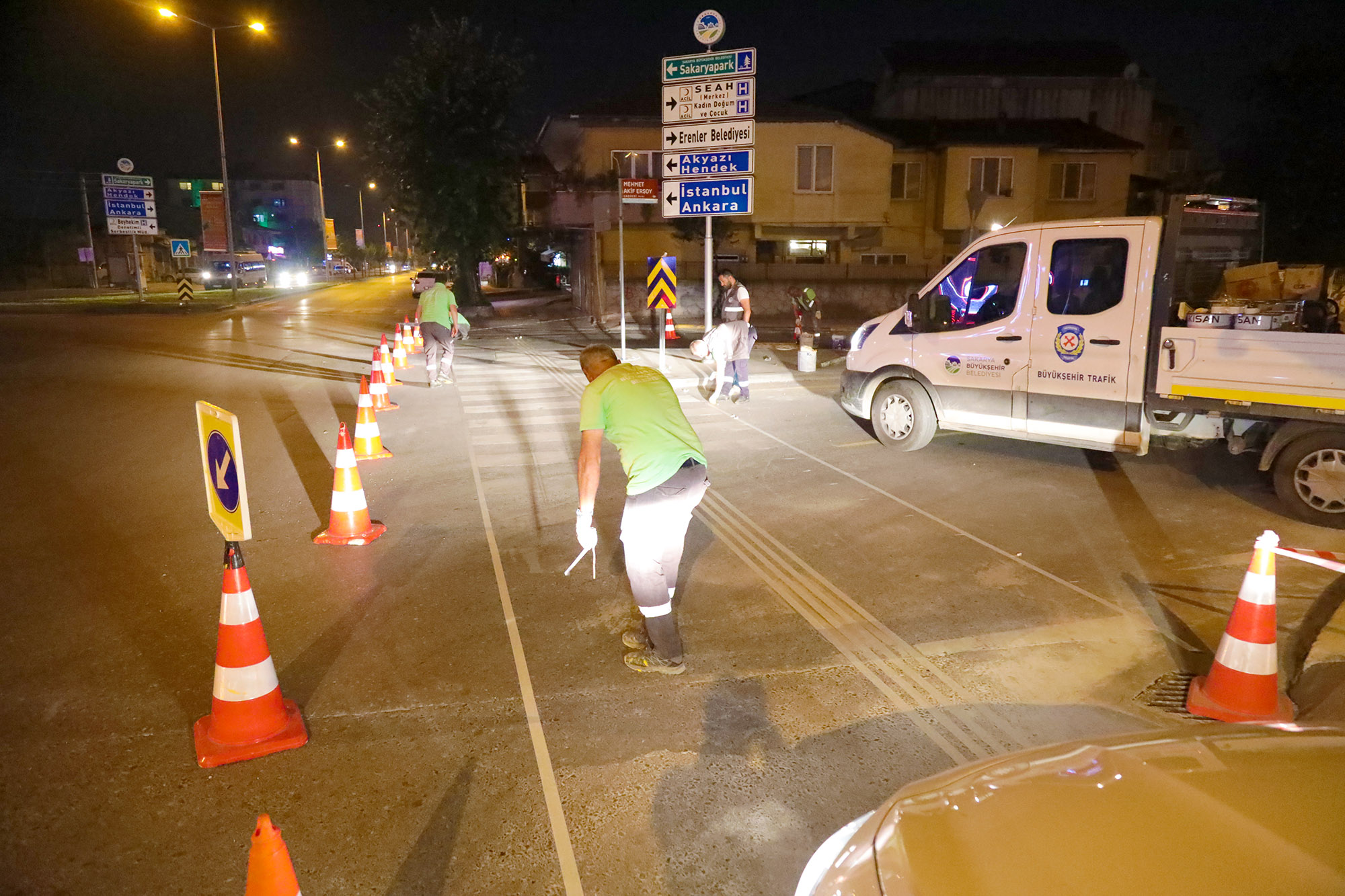 Büyükşehir ekiplerinden gece mesaisi 